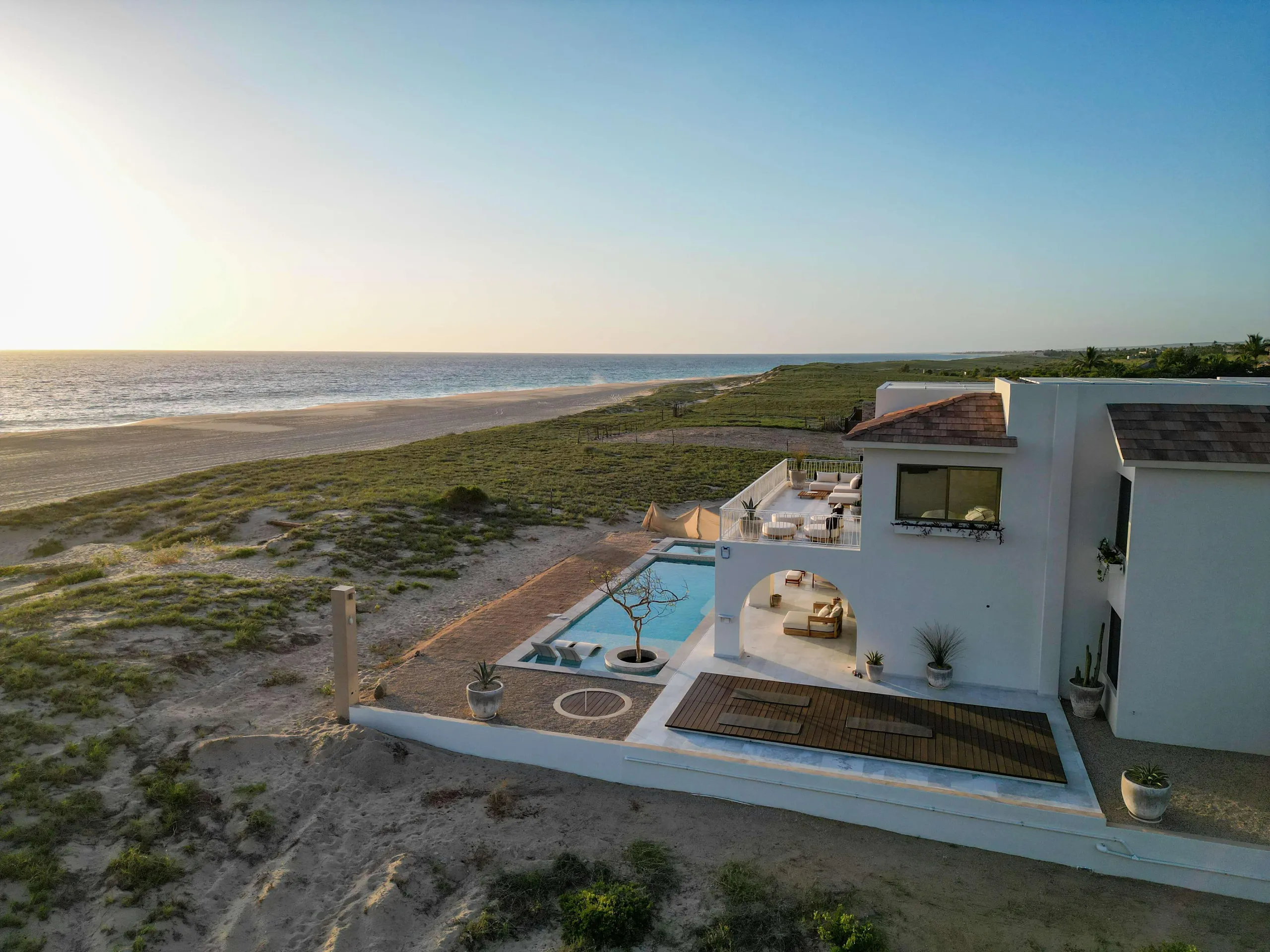 Regal Oceanfront Villa with Private Pool and Pacific Ocean Views — photograph 11