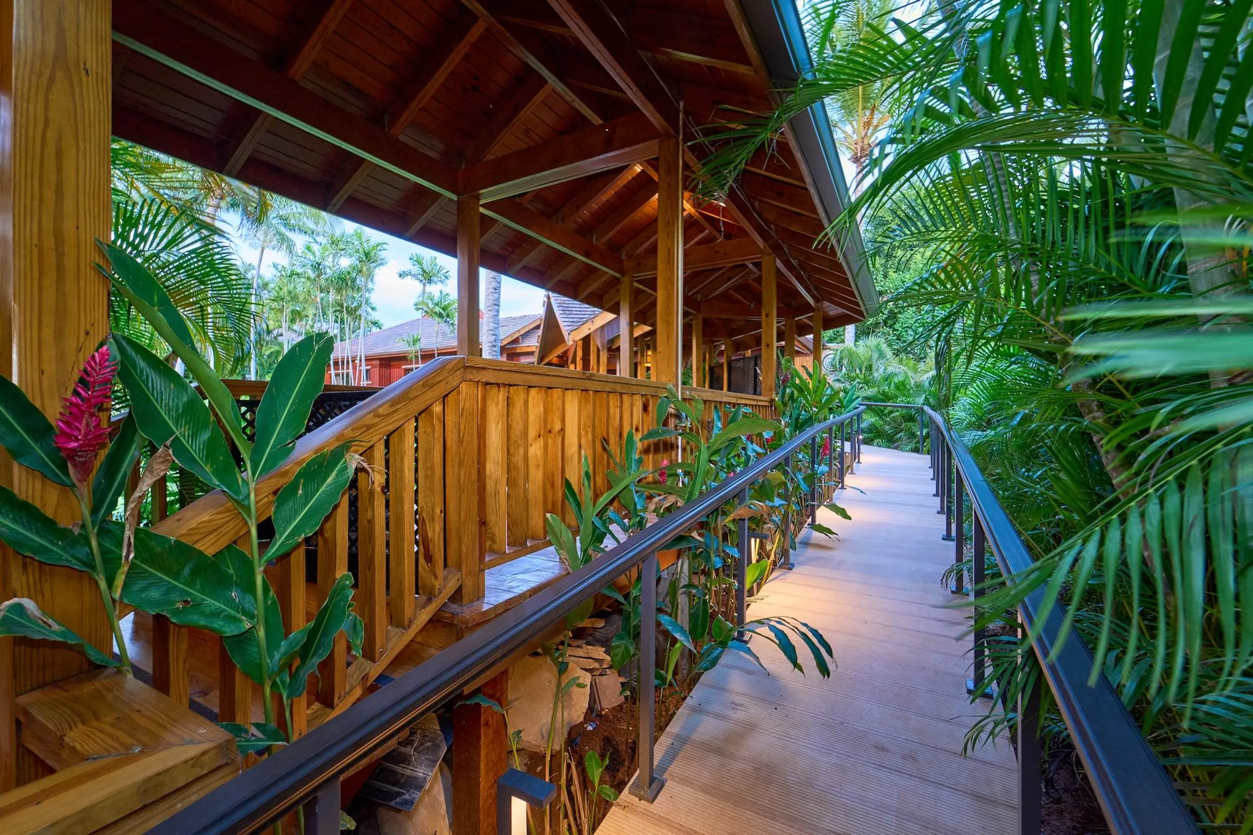 Exquisite 5BR Villa with Breathtaking River and the Caribbean Sea Views — photograph 3