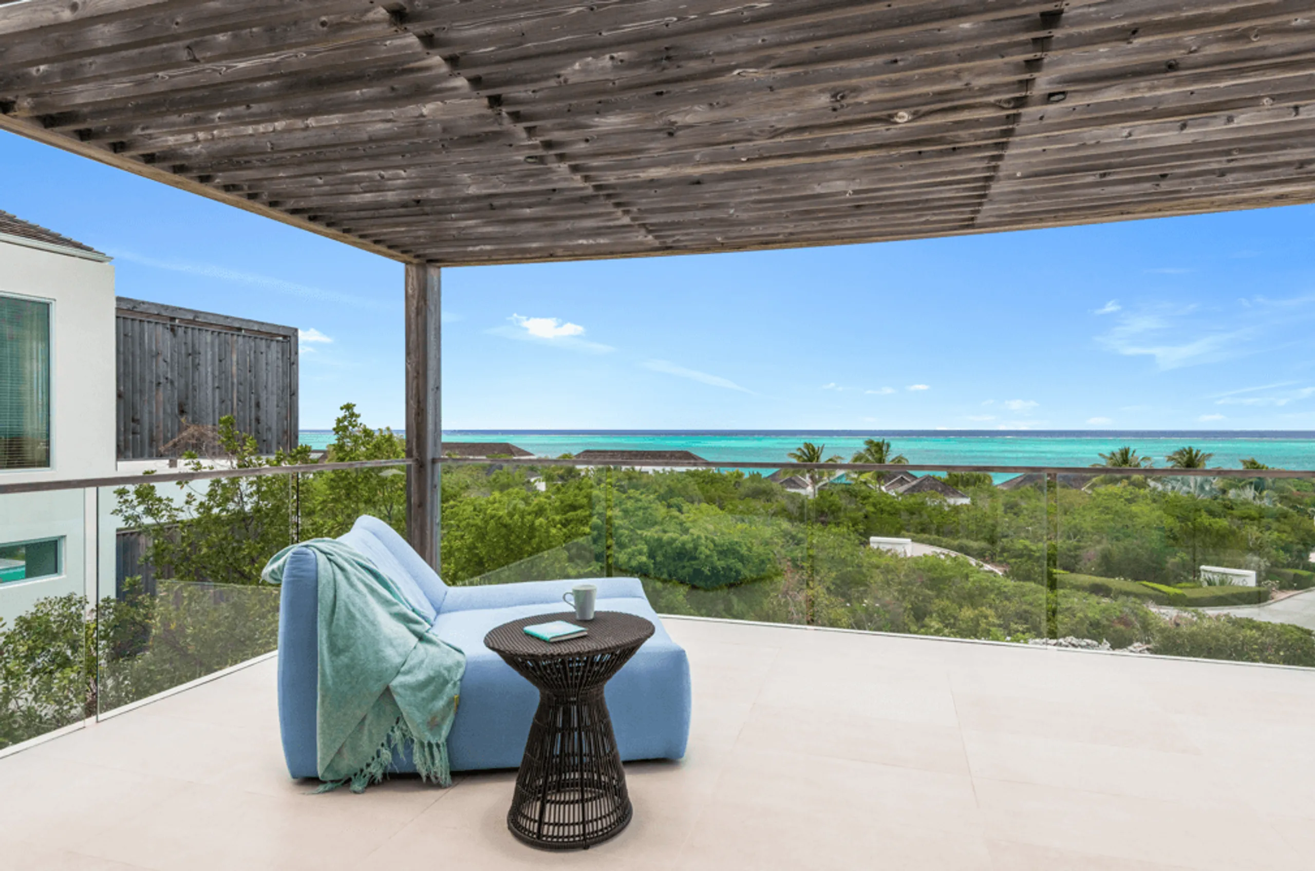 Unmatched Luxury with this Contemporary North Shore Beach Villa Rental — photograph 6