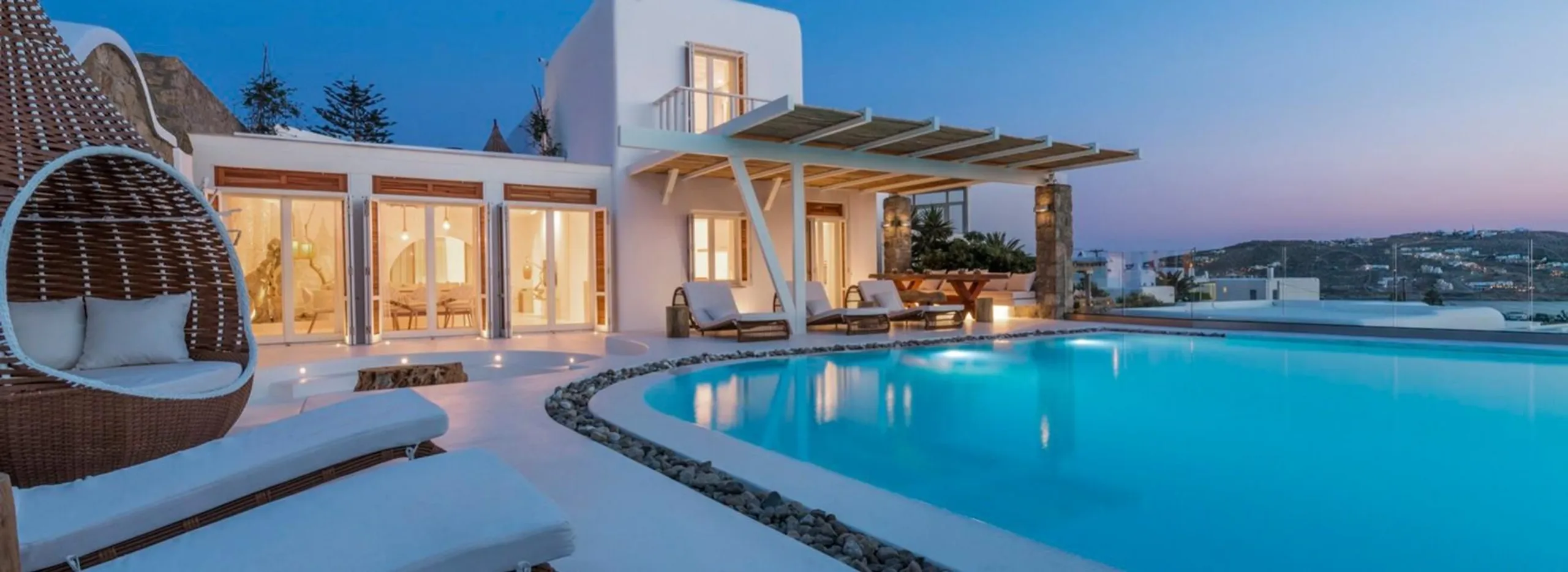 Sumptuous Retreat Boasting Infinity Pool and Elegant Charm, Mykonos