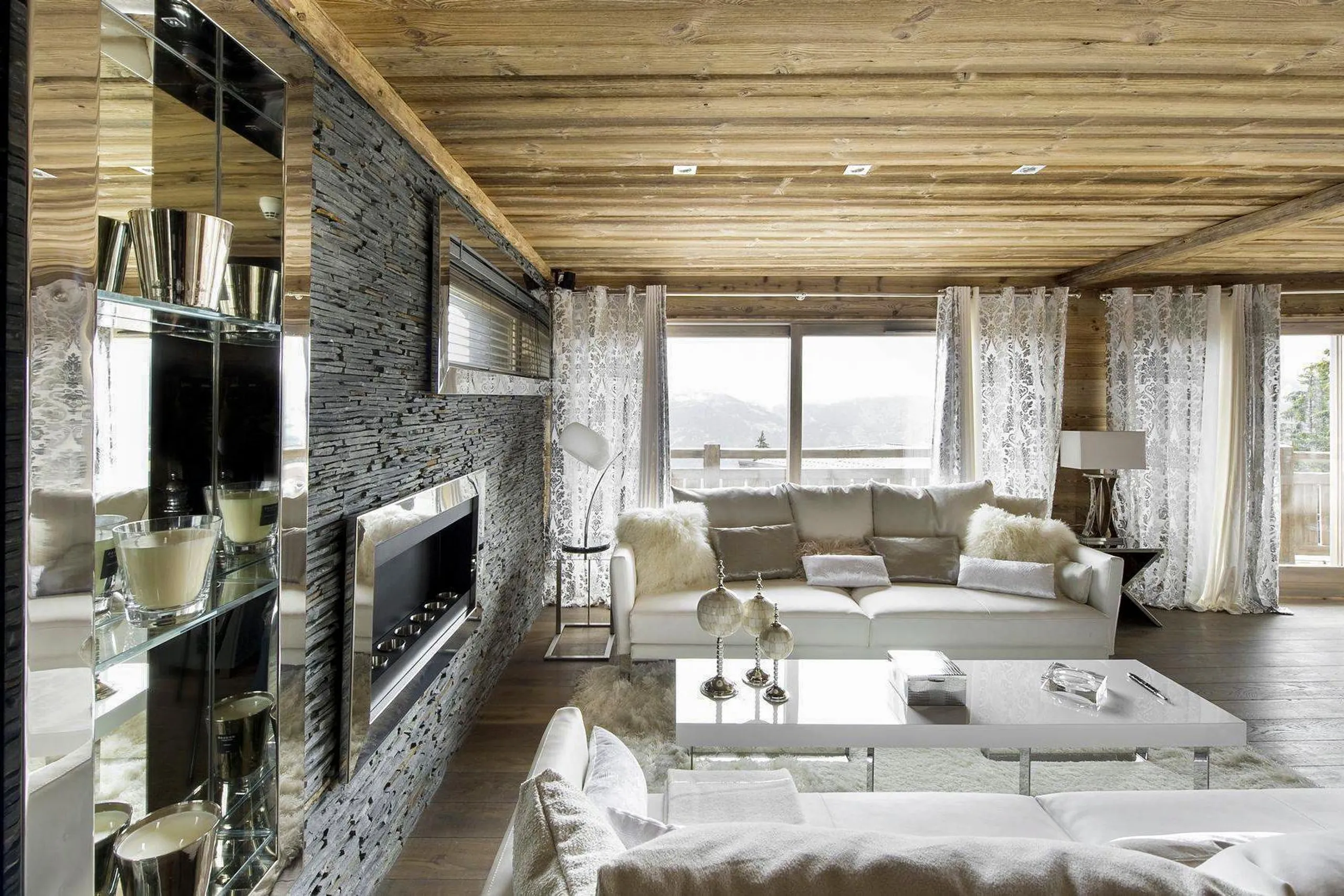 Radiant Alpine Villa with Private Pool and Breath-taking Mountain Views — photograph 5