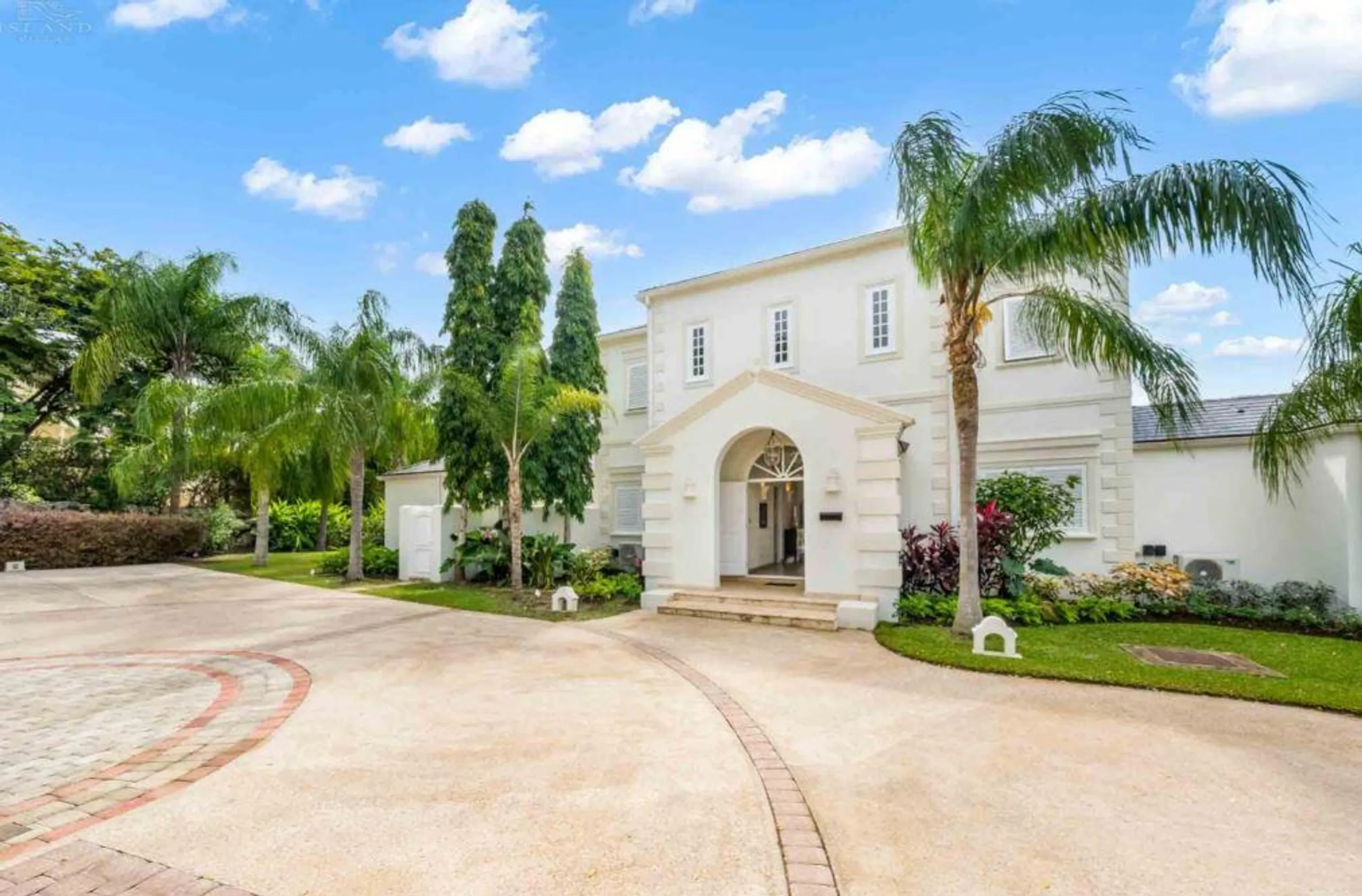 Splendid 6-Bedroom Villa on Royal Westmoreland with private Infinity Pool, Golf, and Caribbean Views — photograph 3