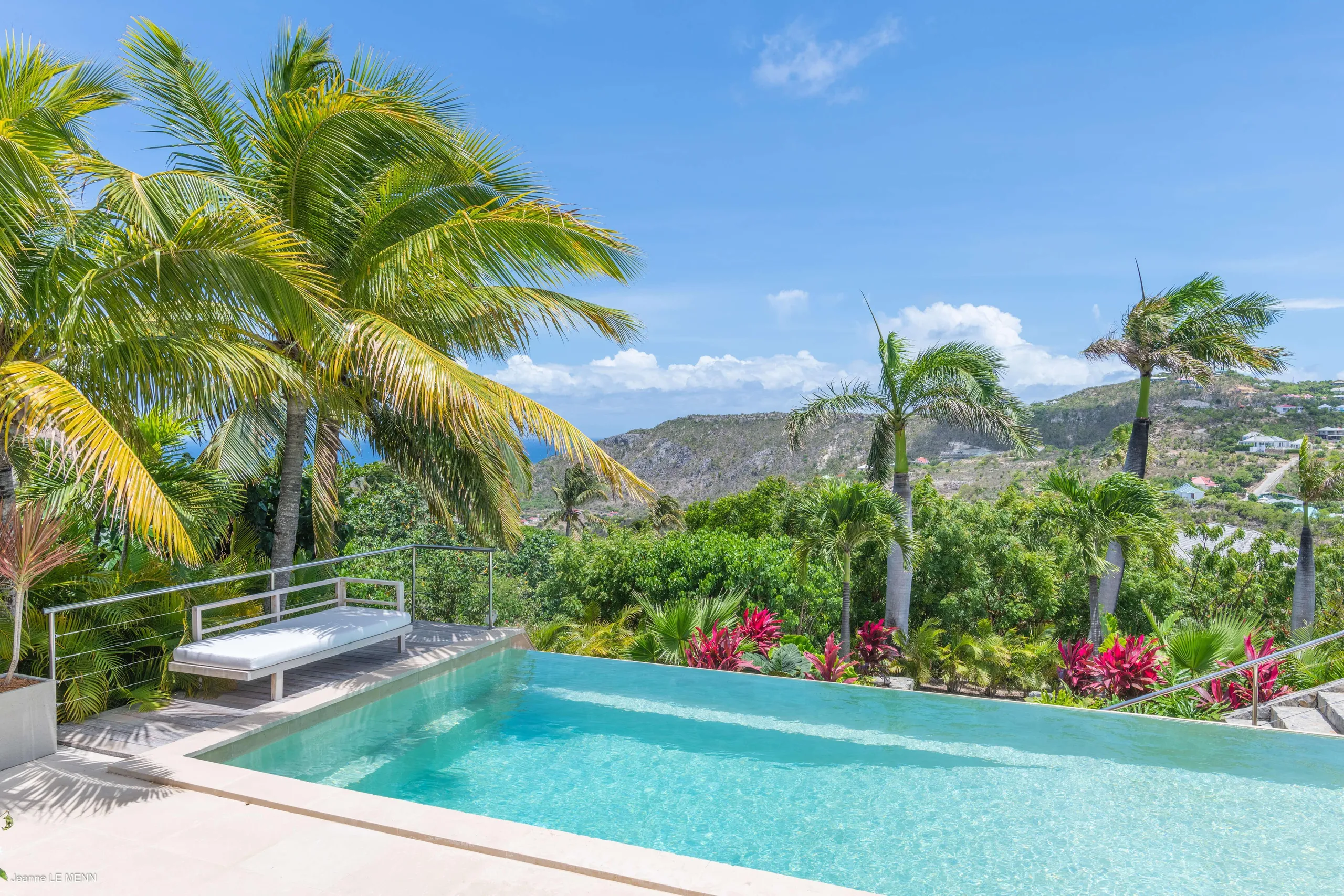 Bohemian-Inspired Hillside Villa with Stunning Ocean Views in St. Barths — photograph 9