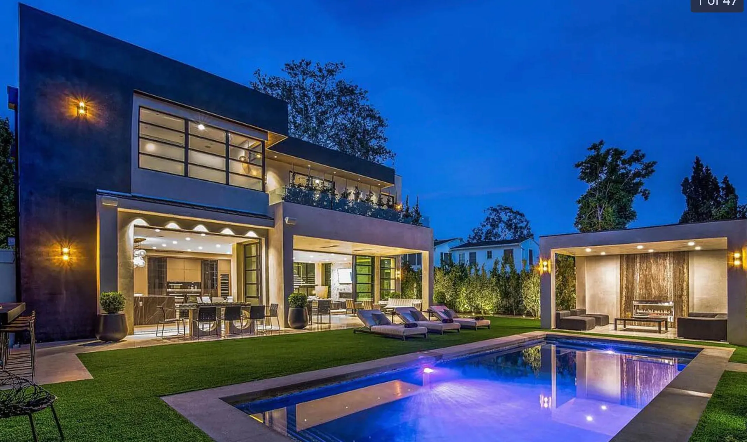 Exclusive Beverly Hills Architectural Estate with Private Pool and Impeccable Amenities — photograph 7