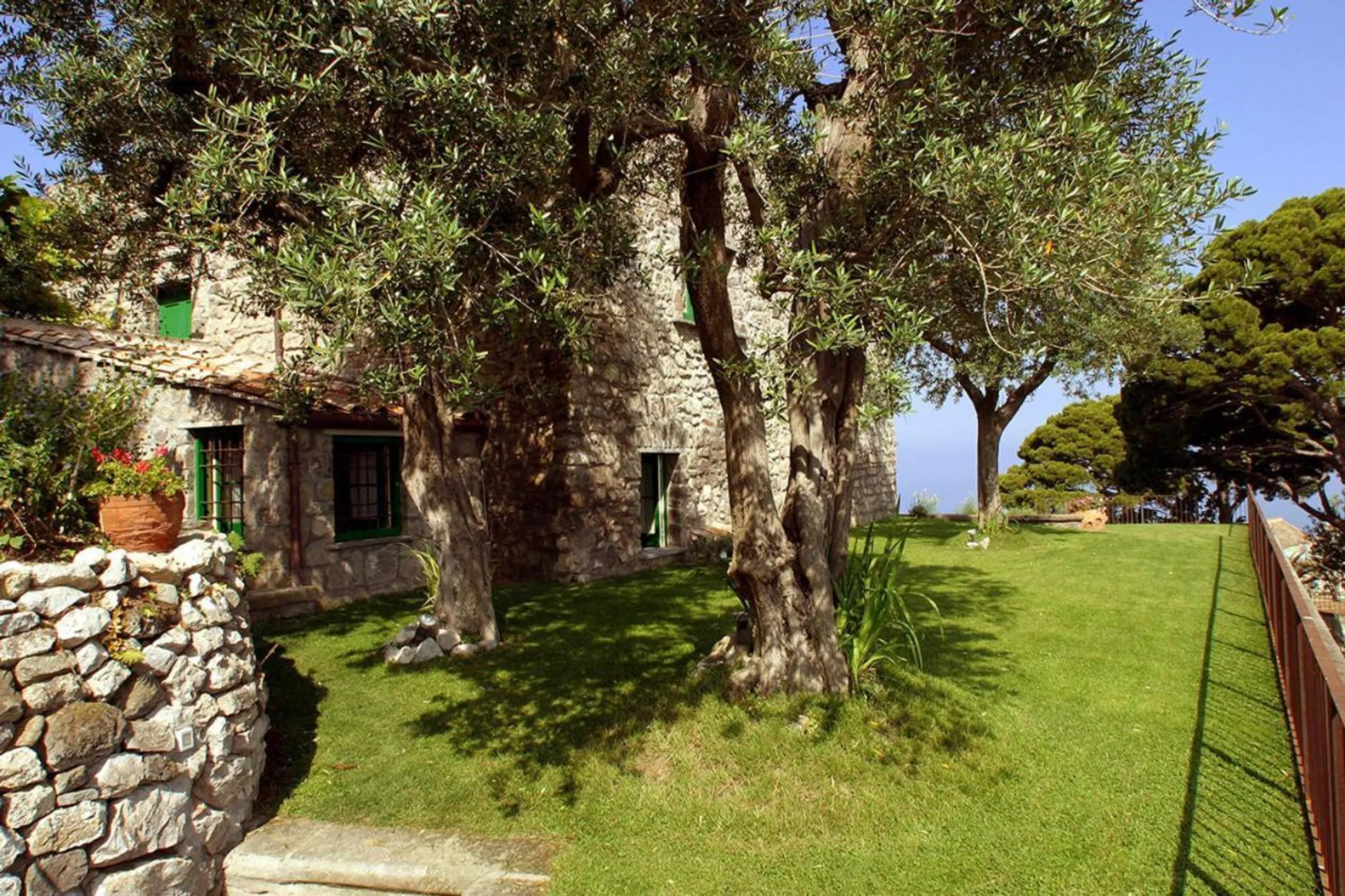 Glorious Ancient Villa with Private Pool and Lovely Sea Views — photograph 5