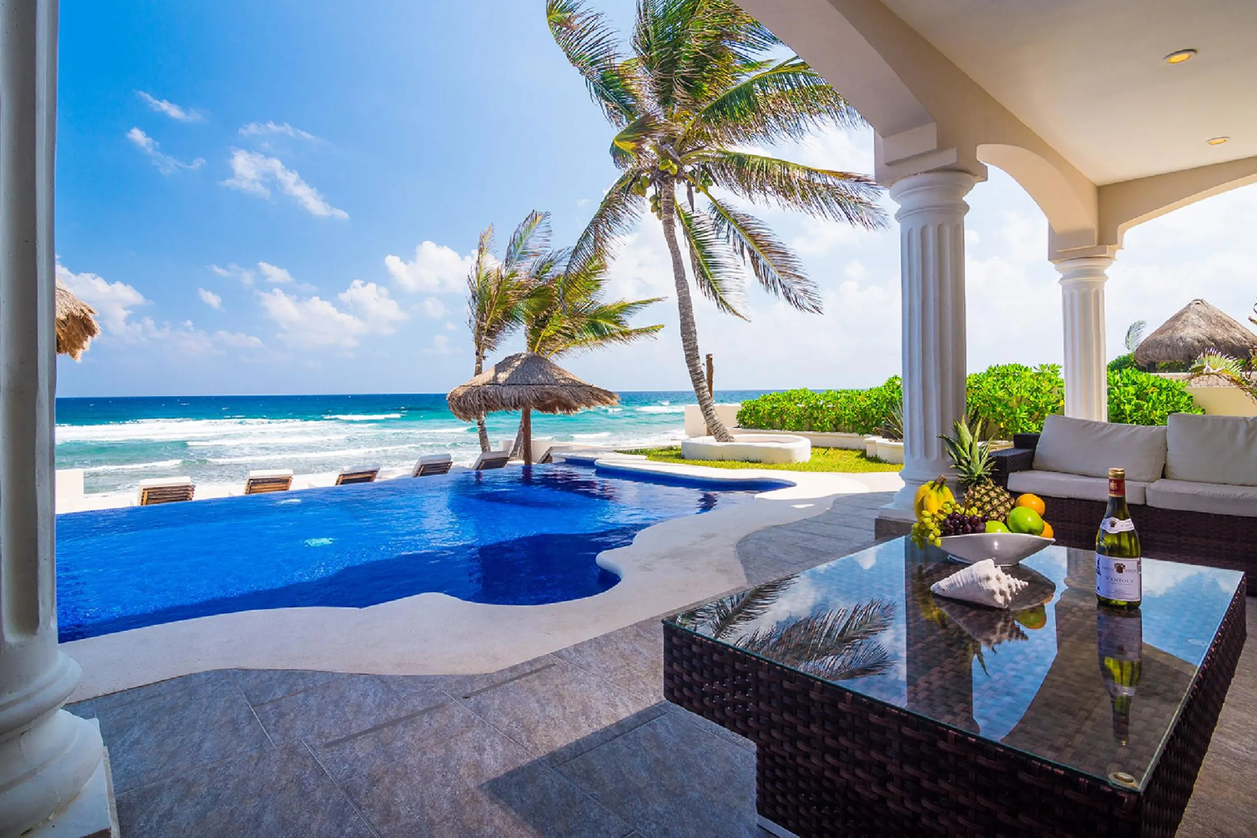 Amazing Tankah Bay Oceanfront Estate with Infinity Pool and Private Beach, Tankah Bay