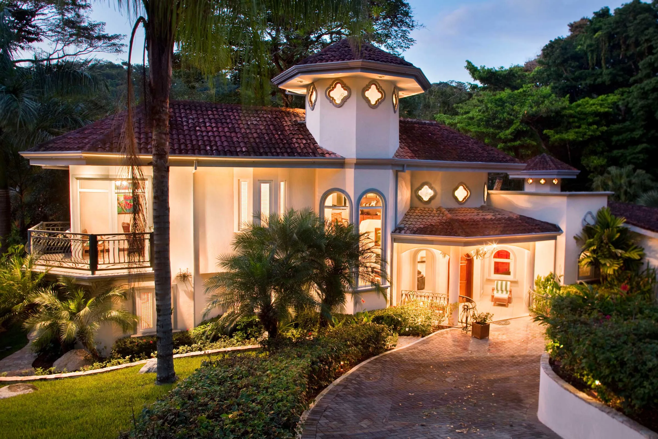 Captivating Costa Rica Estate with Invigorating Pool — photograph 5