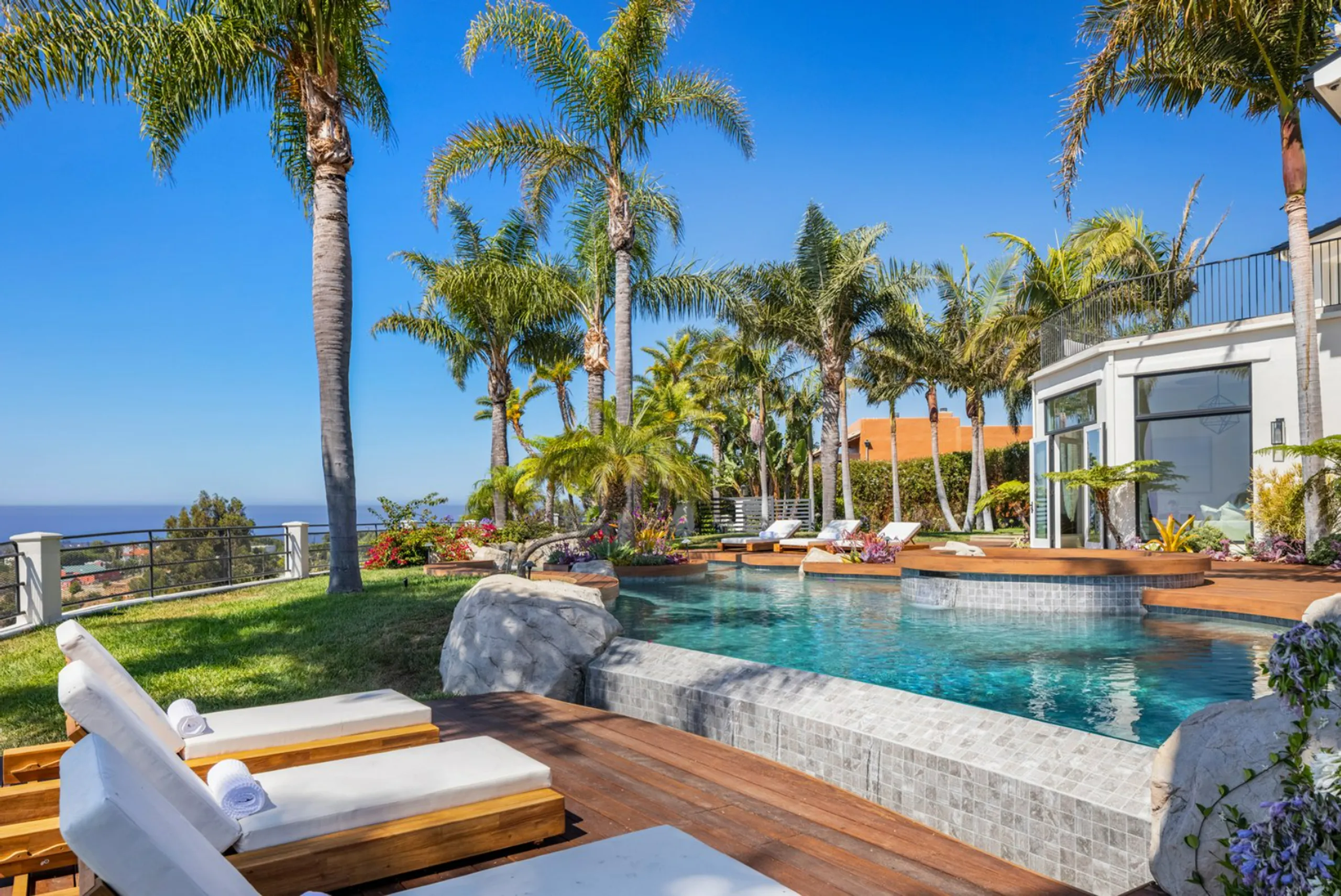 Regal Resort-Style Estate with Outstanding Amenities — photograph 9