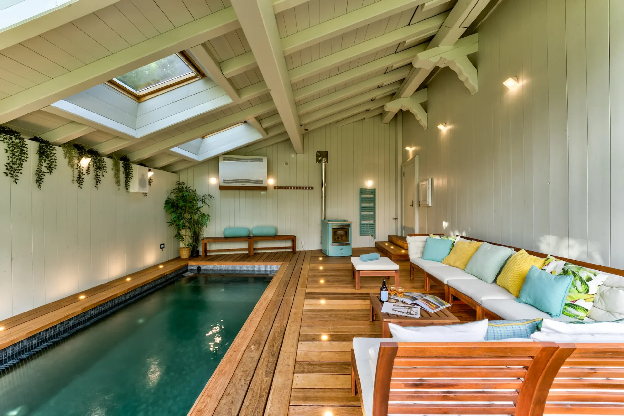 Alluring 5-Bedroom Les Moussoux Chalet with Swim Spa, Sauna, and Unmatched Mont-Blanc Views — photograph 10