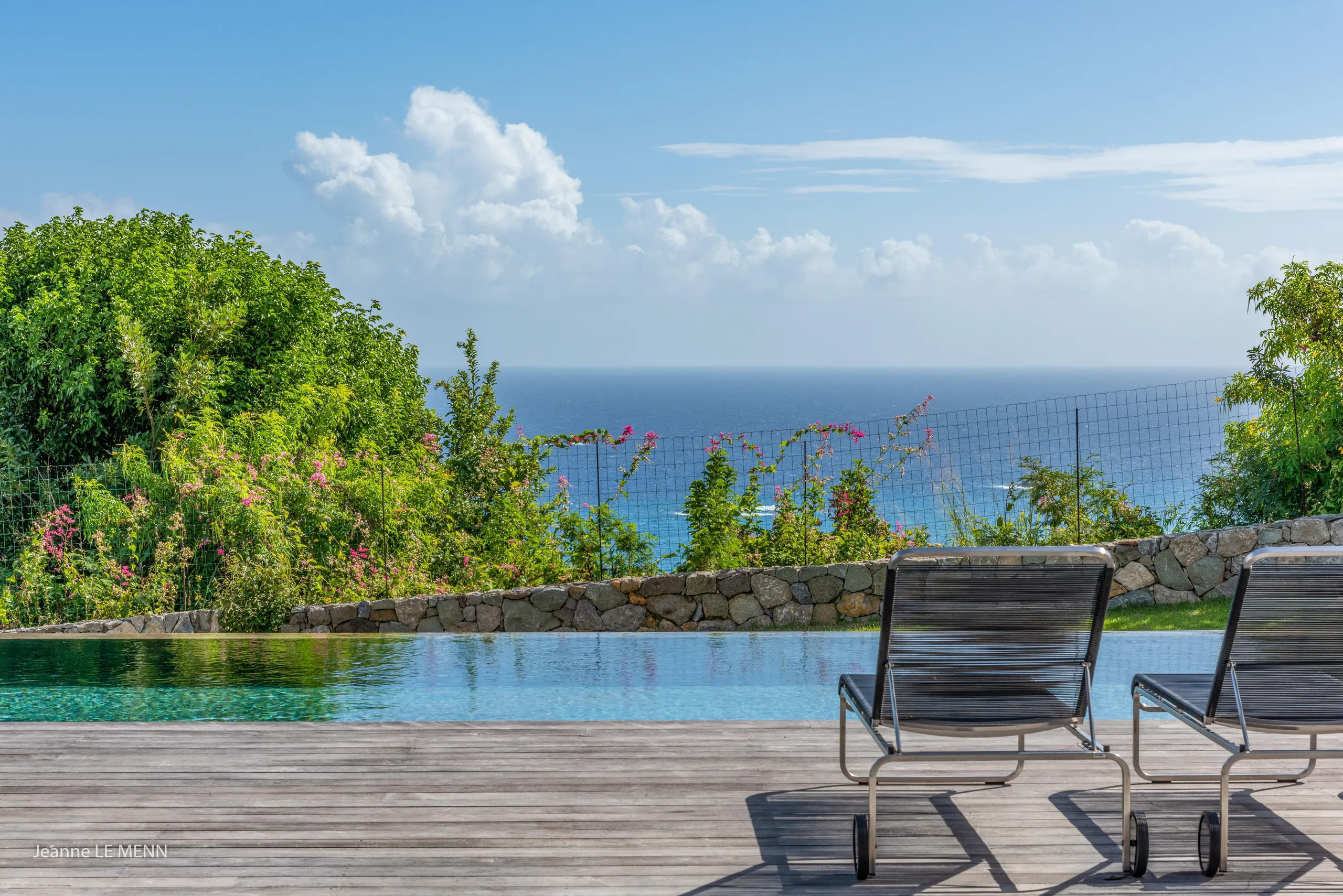 Majestic Vitet Villa with Infinity Pool and Lovely Ocean Views — photograph 4