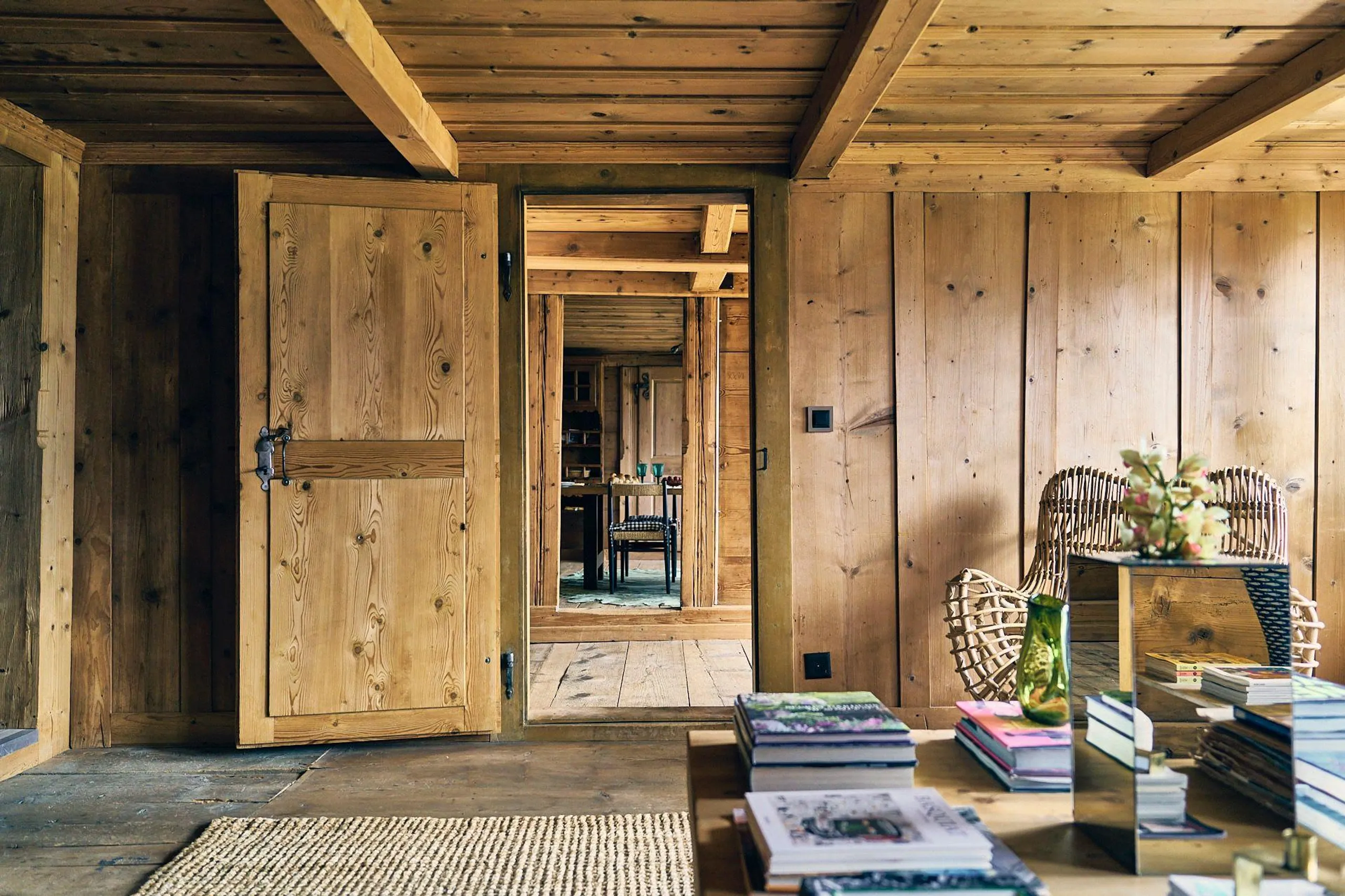Resplendent Rougemont Chalet with Sauna and Fireplace — photograph 12