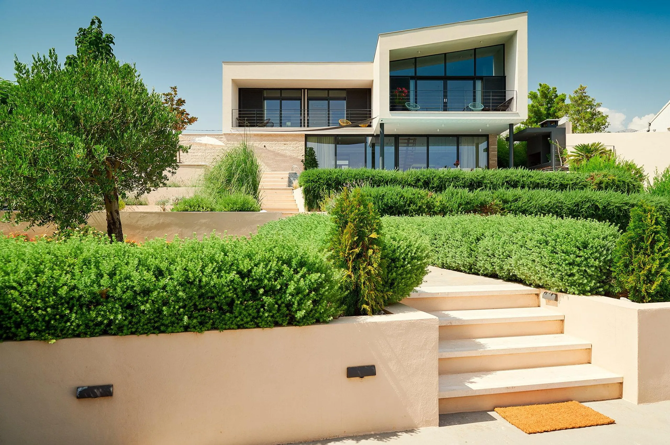 Magnificent Beachfront Haven on Pristine Hvar Island with Heated Infinity Pool and Panaromic Sea Views — photograph 10