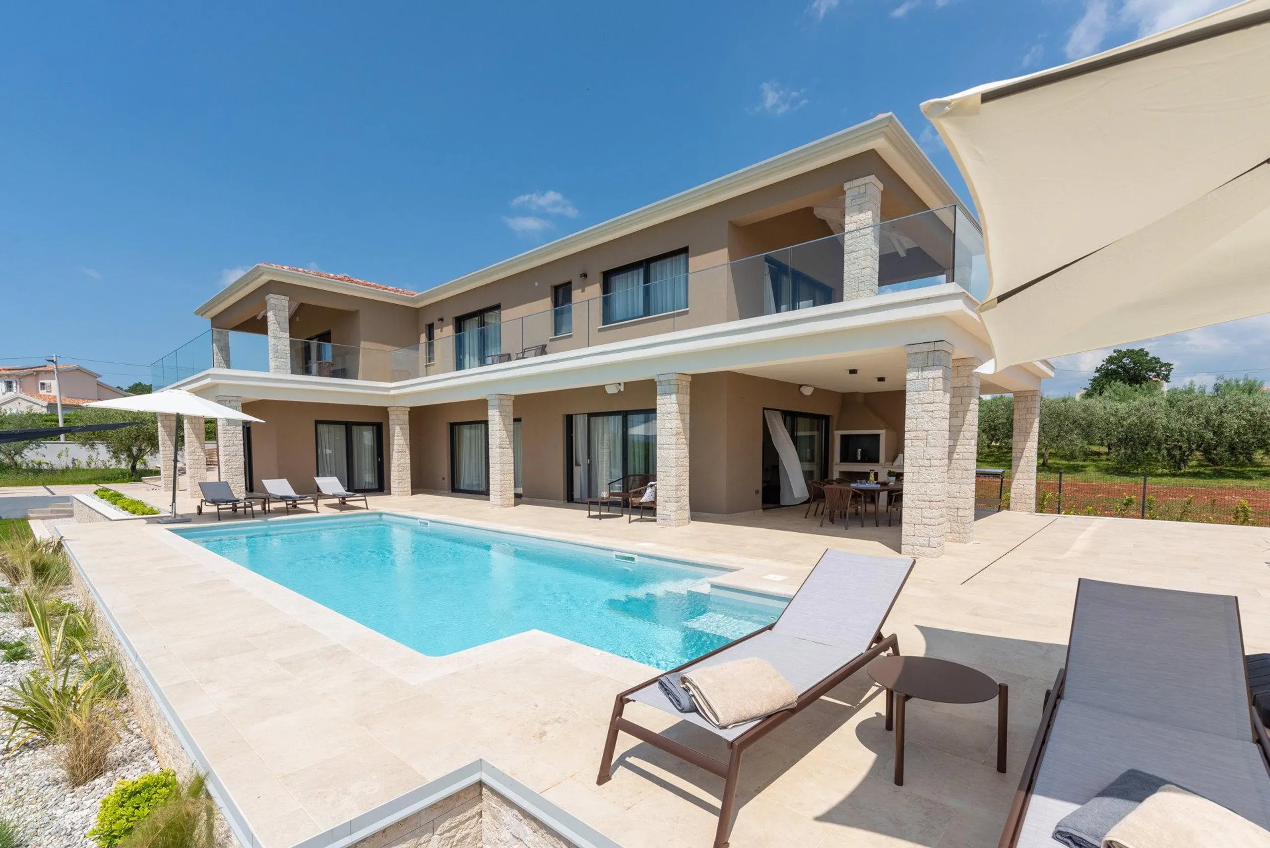 Plush and Inviting 4Bedroom Villa with Private Pool, Jacuzzi and Sauna — photograph 5