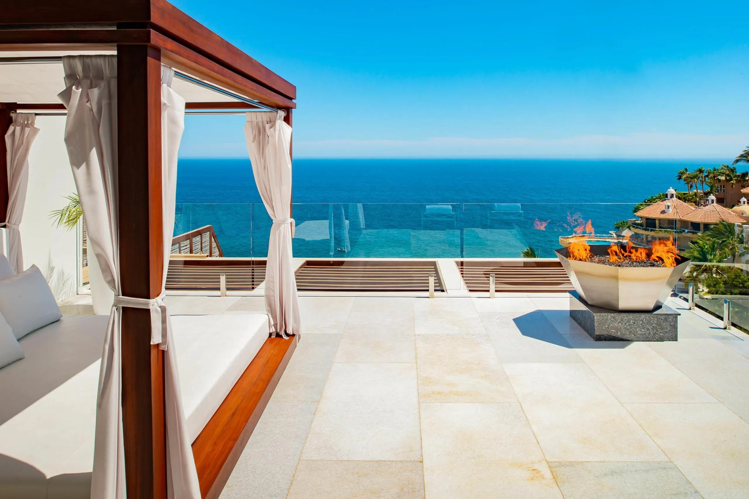 Contemporary Hillside Pedregal Estate with Infinity Pool and Ocean Views — photograph 8