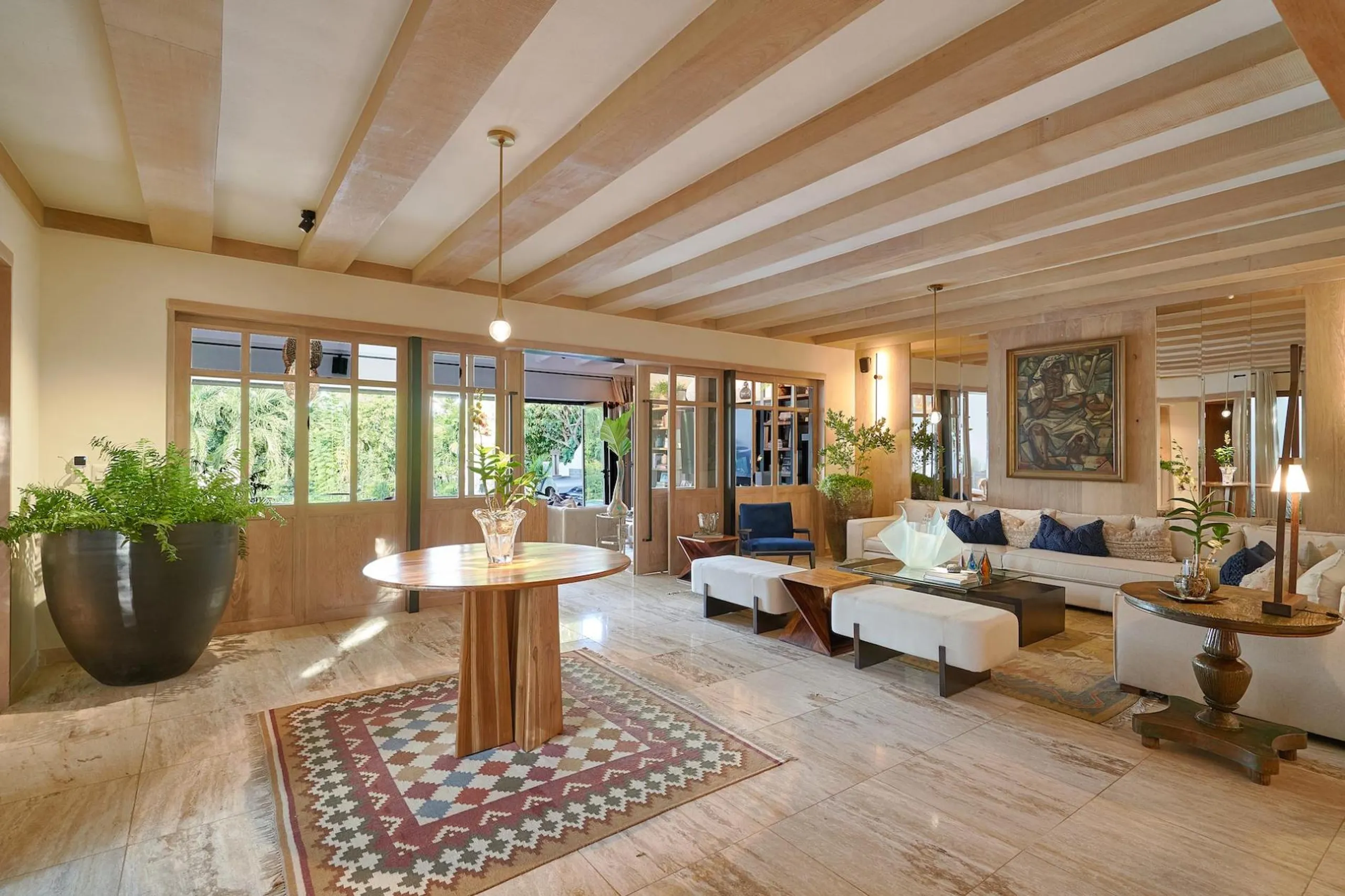 Glorious 4BR Villa with Heated Pool and the Marina Nearby — photograph 7
