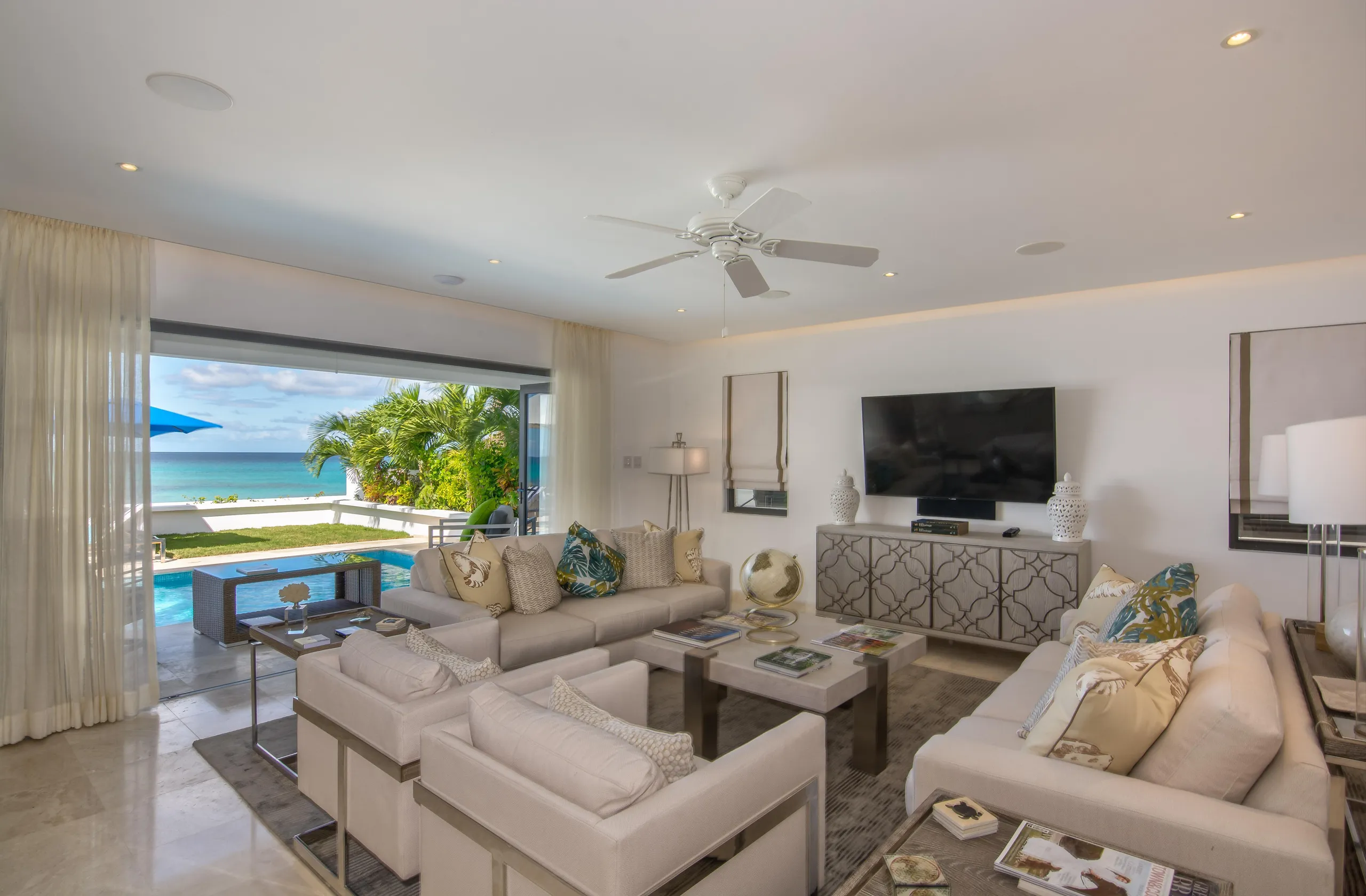 Barbados Beachfront Contemporary High End Villa with Elevated Sea View — photograph 7