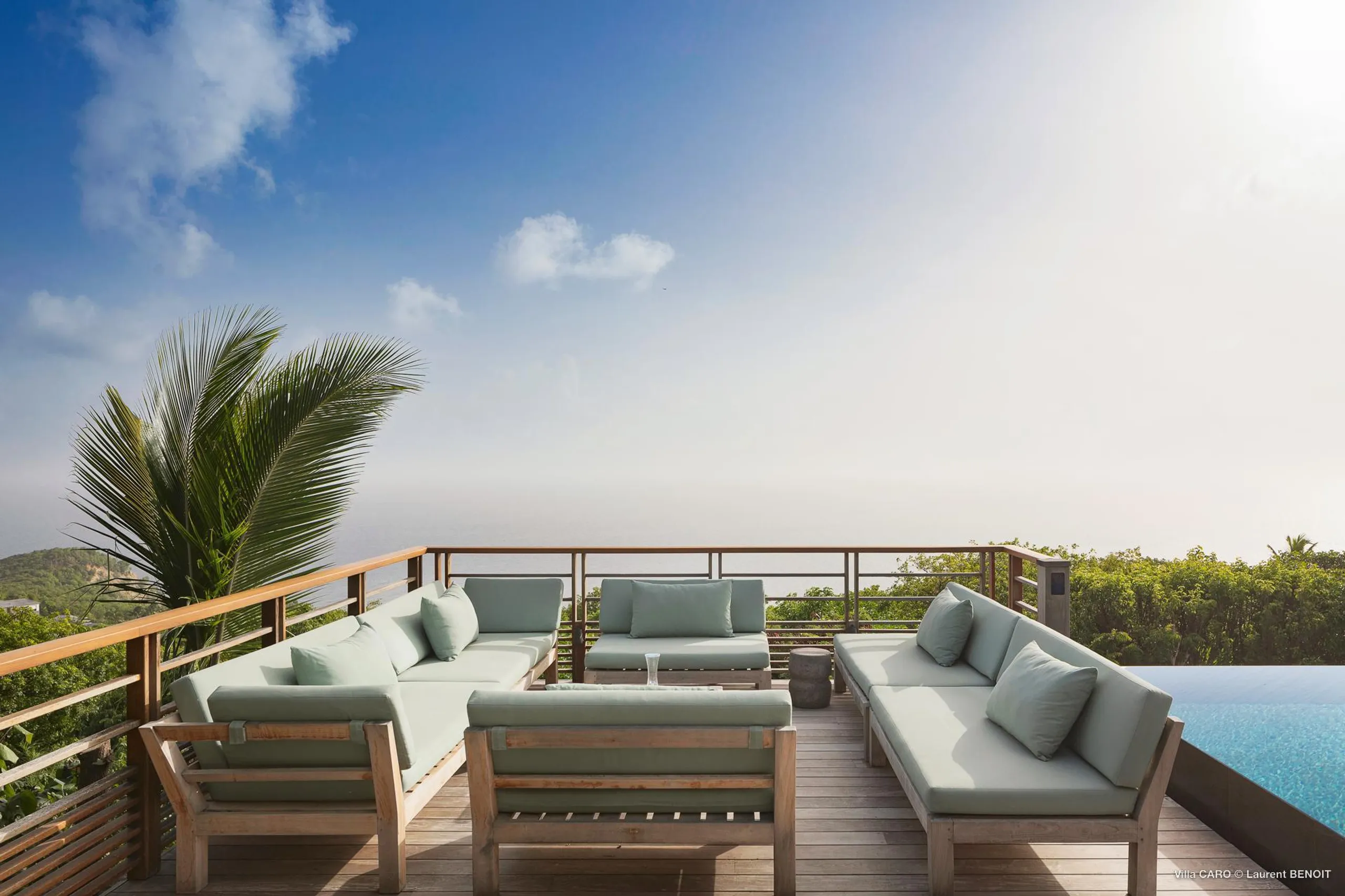 Serene Seaview Villa with Infinity Pool and Fitness Room — photograph 6