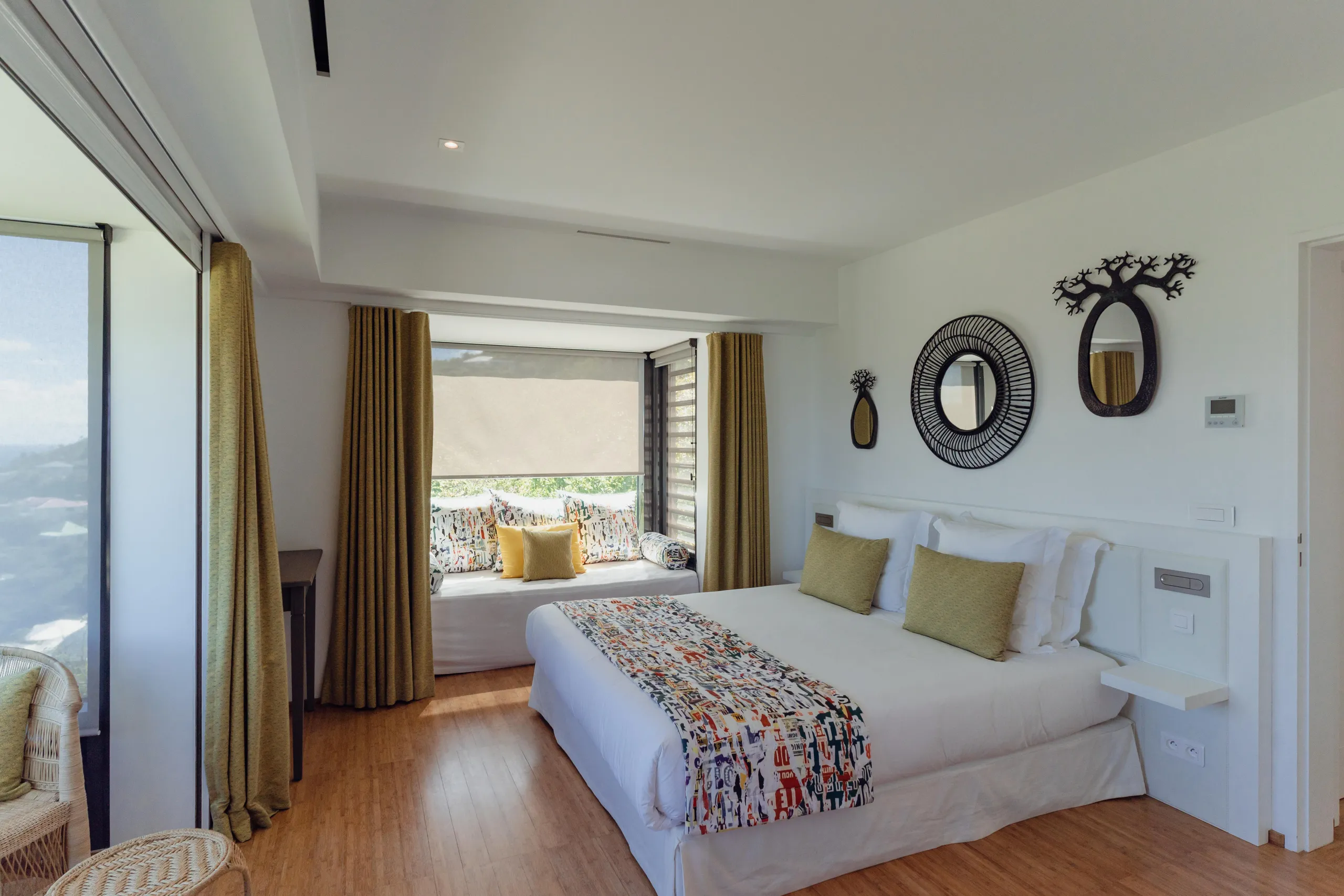 Elegant Oceanview Villa with Private Pool and Gazebo — photograph 9
