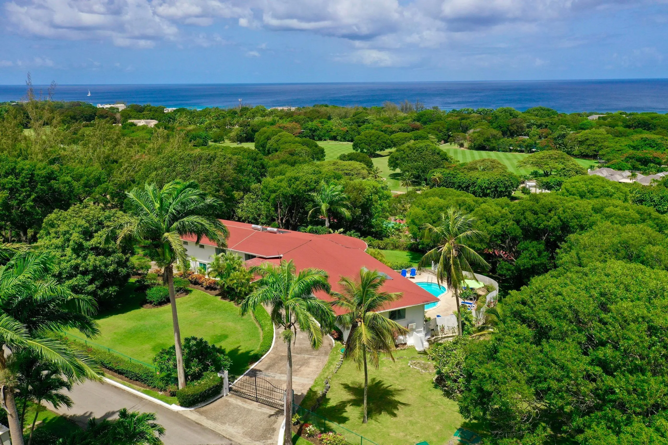 Sandy Lane's Colonial Styled Villa with Beach and Golf Course Access — photograph 2