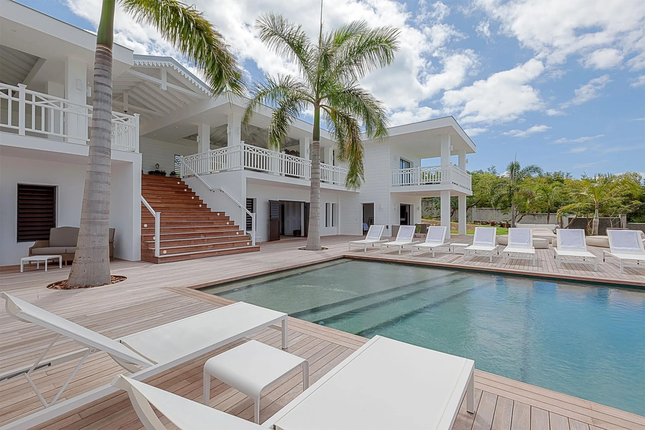Elegant Twin Palm Villa with Private Pool and Infinity Views — photograph 9