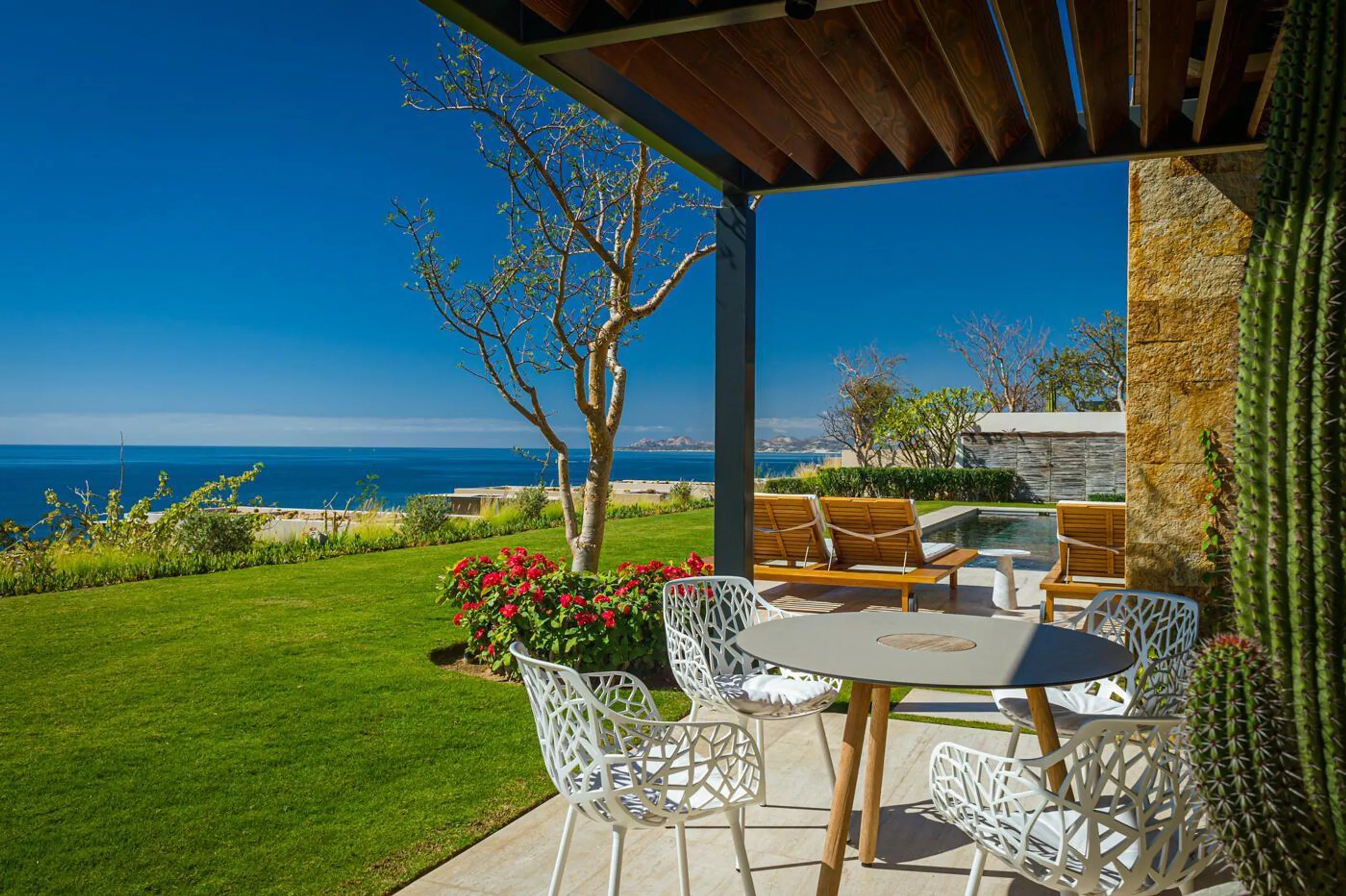 Richly Adorned Puerto Los Cabos Architectural Estate with Zero Edge Pool and Spectacular Views — photograph 8