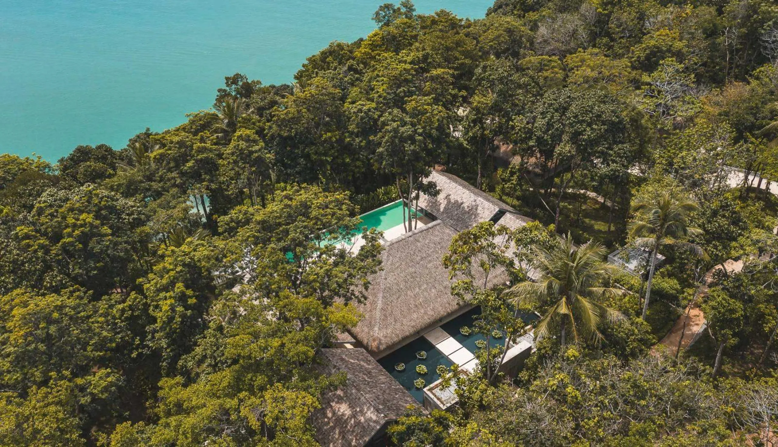 Inspiring Tropical Villa with Private Pool and Ocean Views — photograph 6