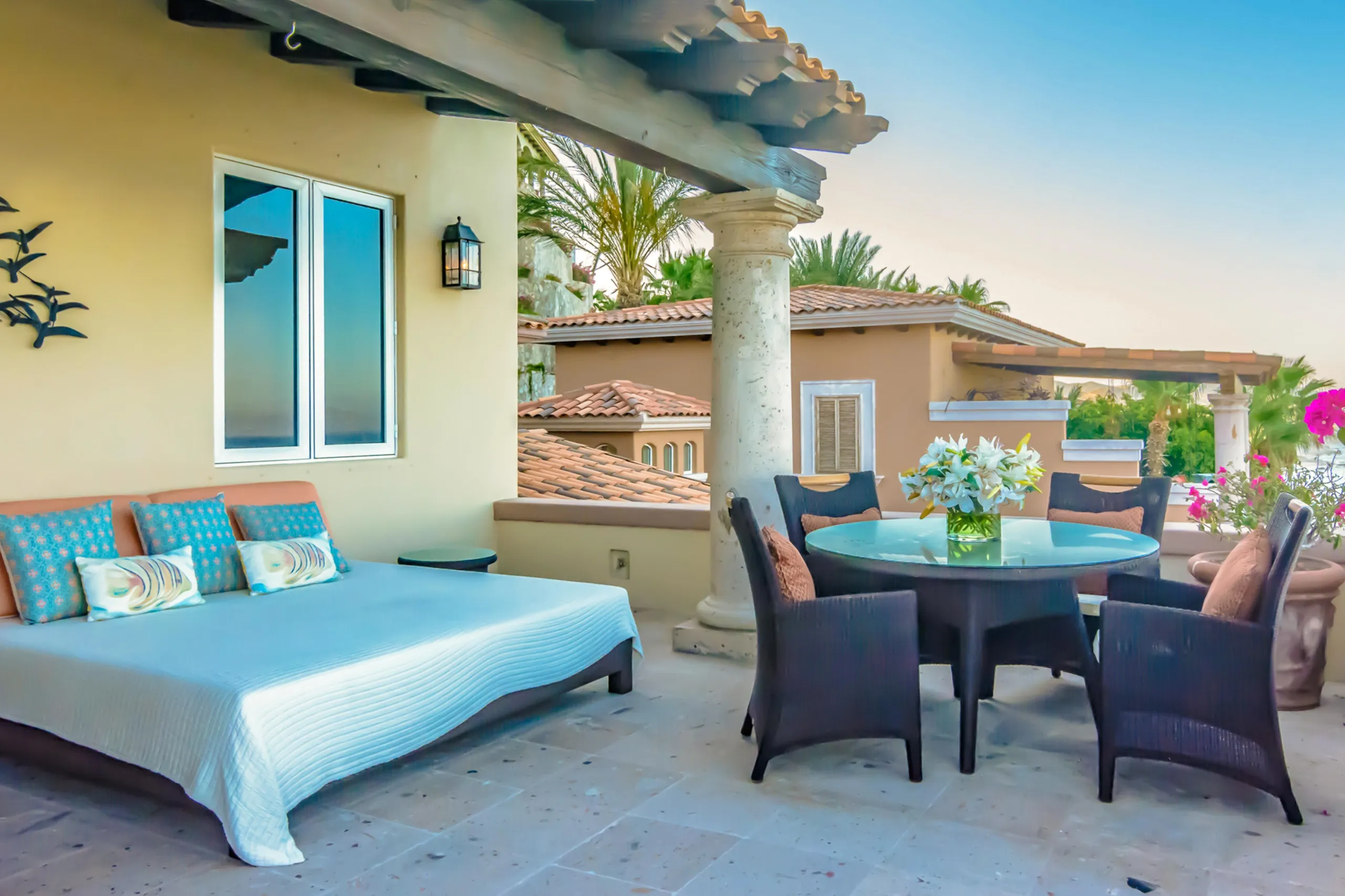 Lush Living in this Palmilla Villas Del Mar Estate with Infinity Pool and Panoramic Ocean Views — photograph 11