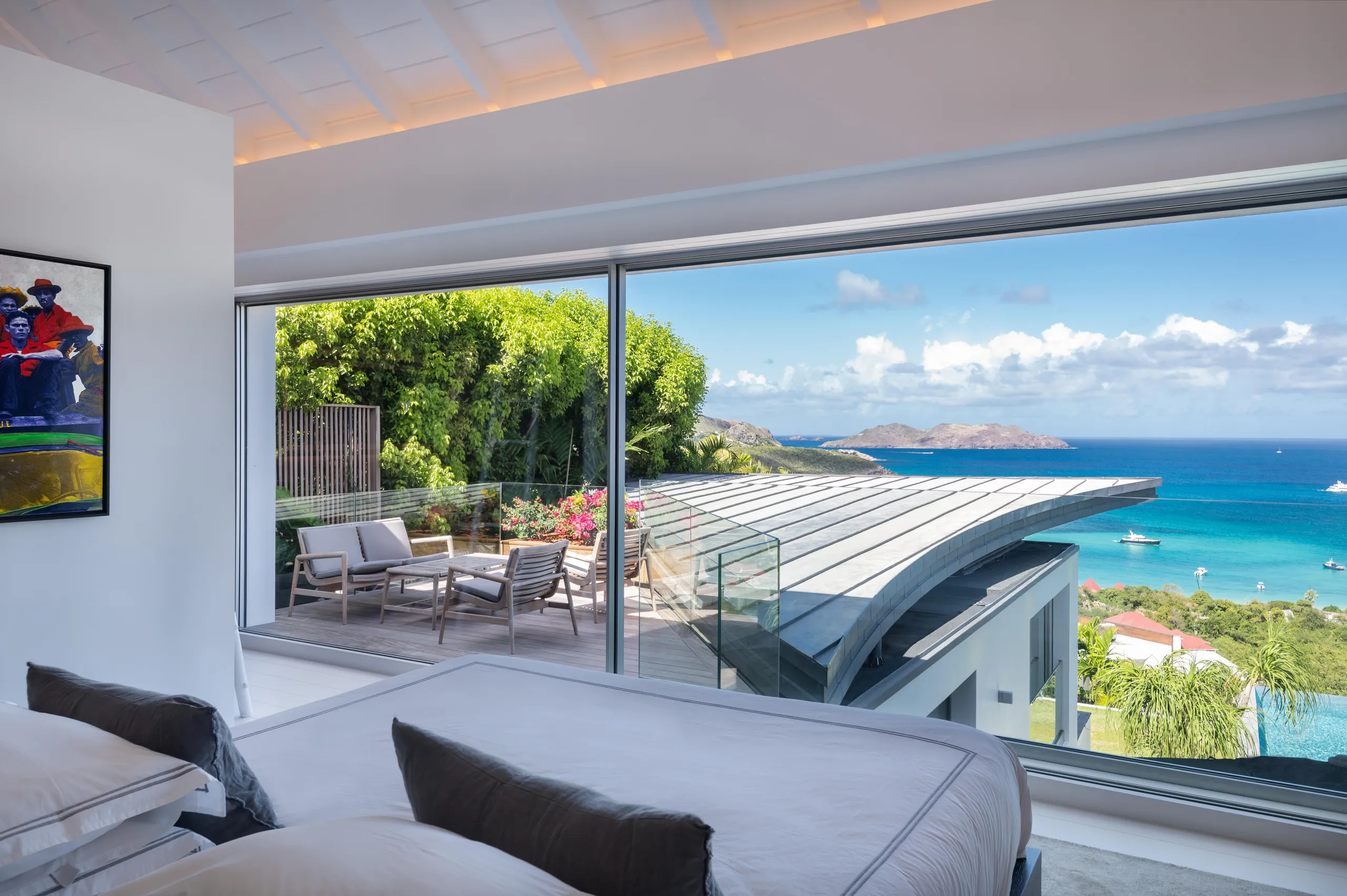 Opulent Villa with Private Pool and Fitness Room — photograph 4