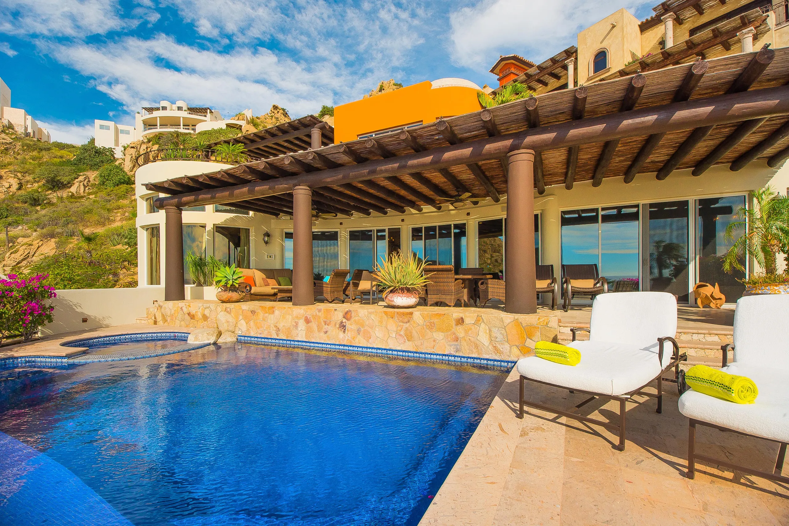 Stunning Cabo San Lucas Estate with Stunning Views — photograph 2