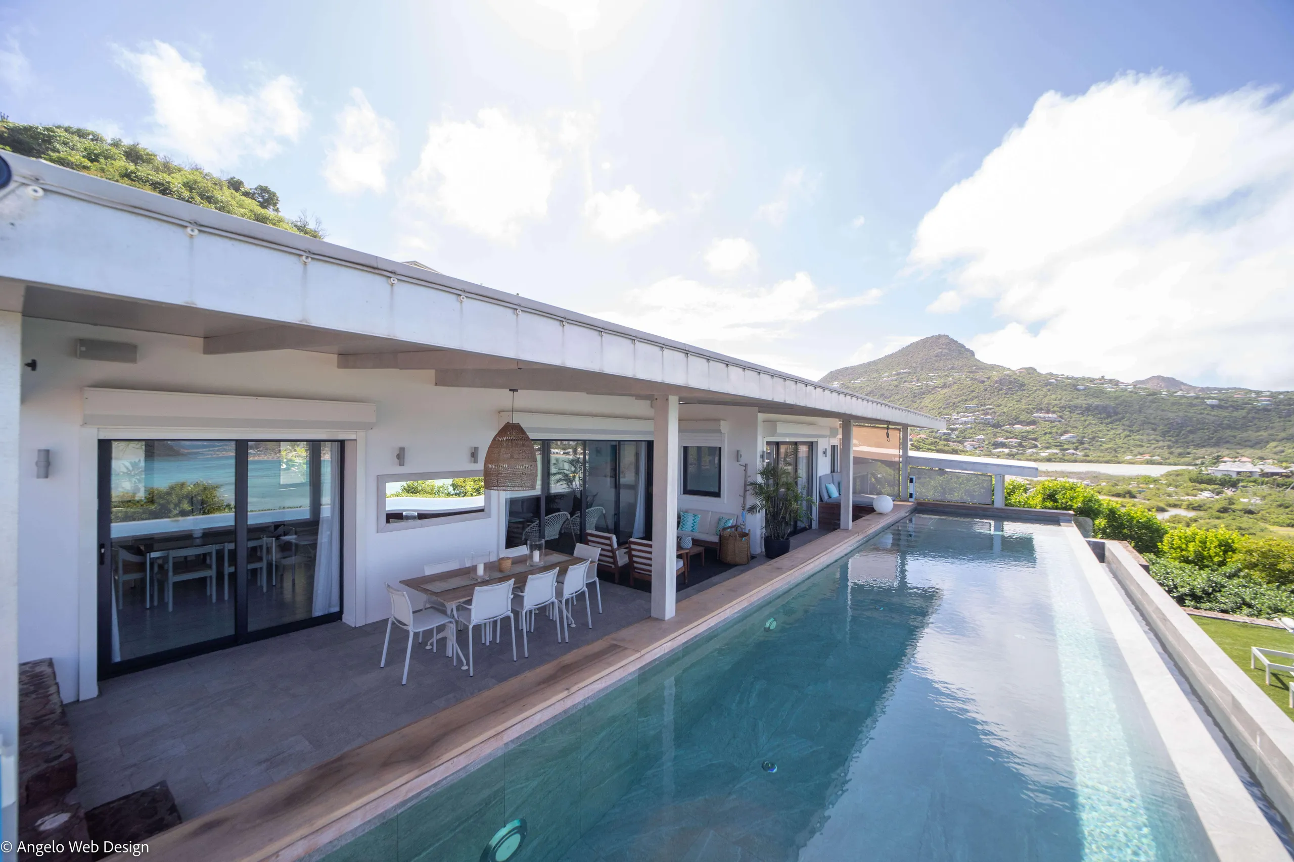 Breathtaking Ocean View Oasis with Infinity Pool and Stunning Ocean Views — photograph 4
