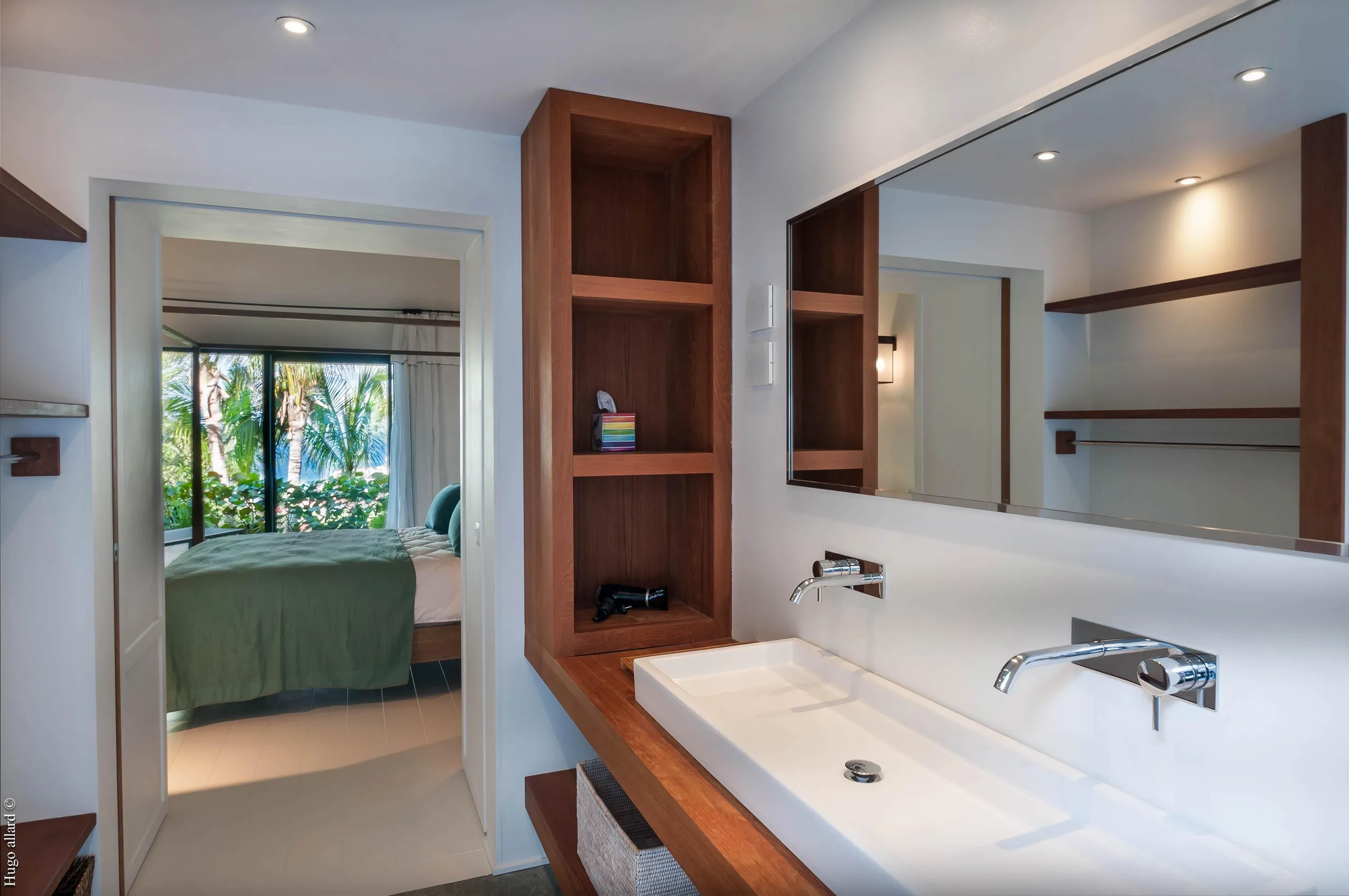 Beautiful Luxury Villa with Private Pool and Majestic Ocean Views — photograph 9