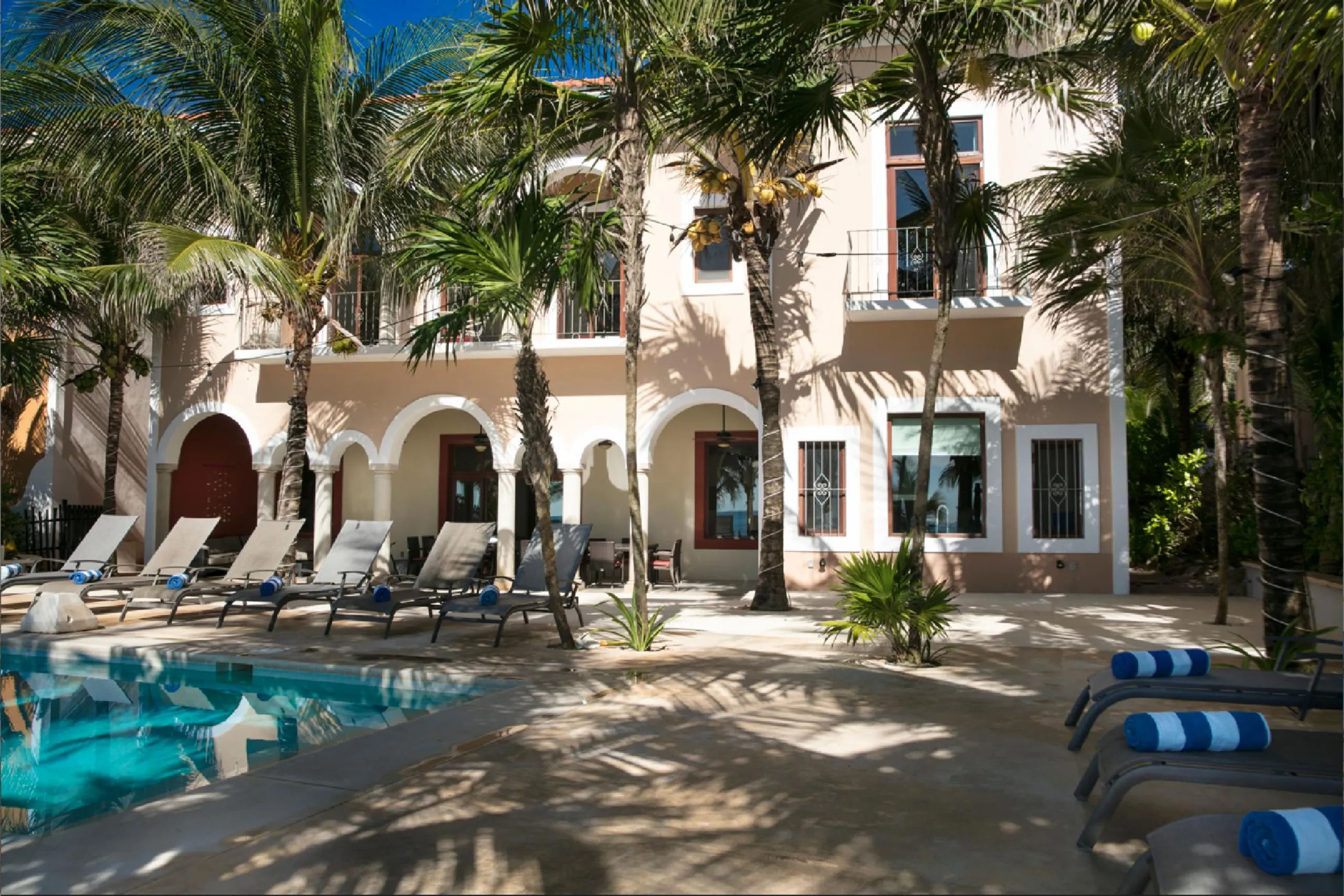 Beach Front Luxury Hacienda with Private Pool and Ocean Views — photograph 7