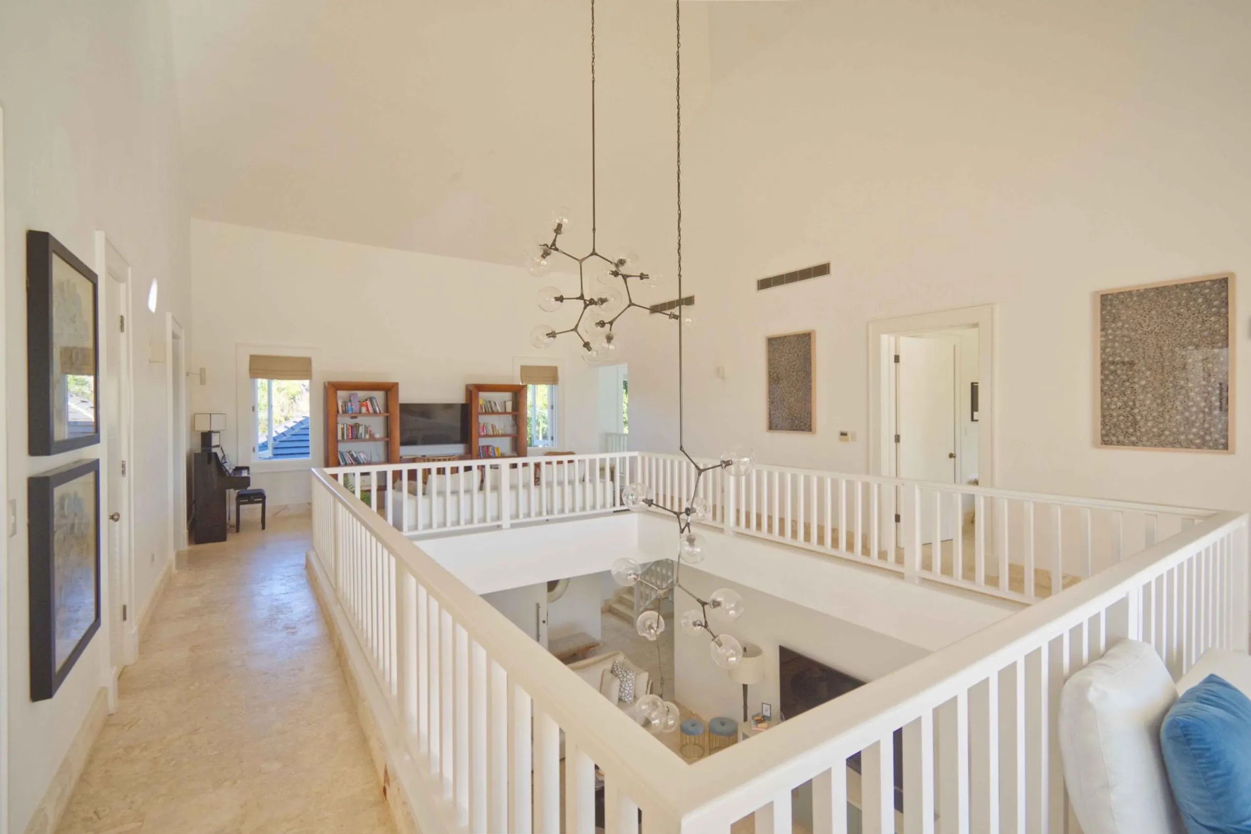 Inspiring Punta Cana Estate with Invigorating Pool and Stunning Lake Views — photograph 10