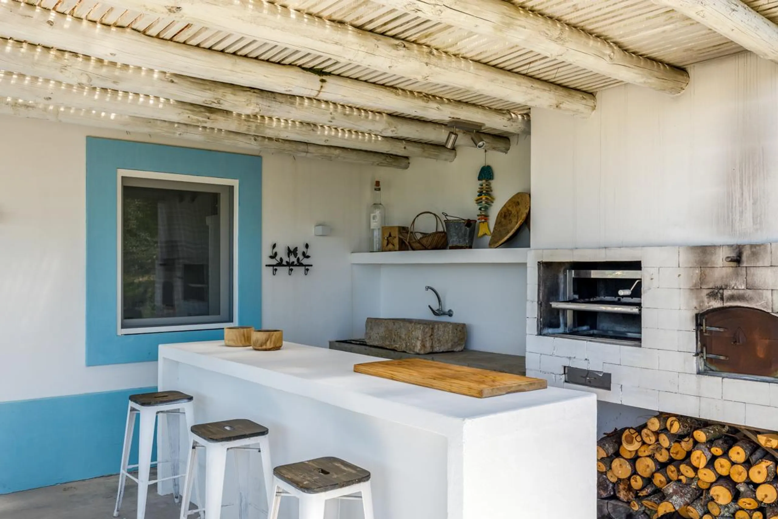 Enchanting 5BR Villa with Private Pool and Expansive Garden — photograph 9