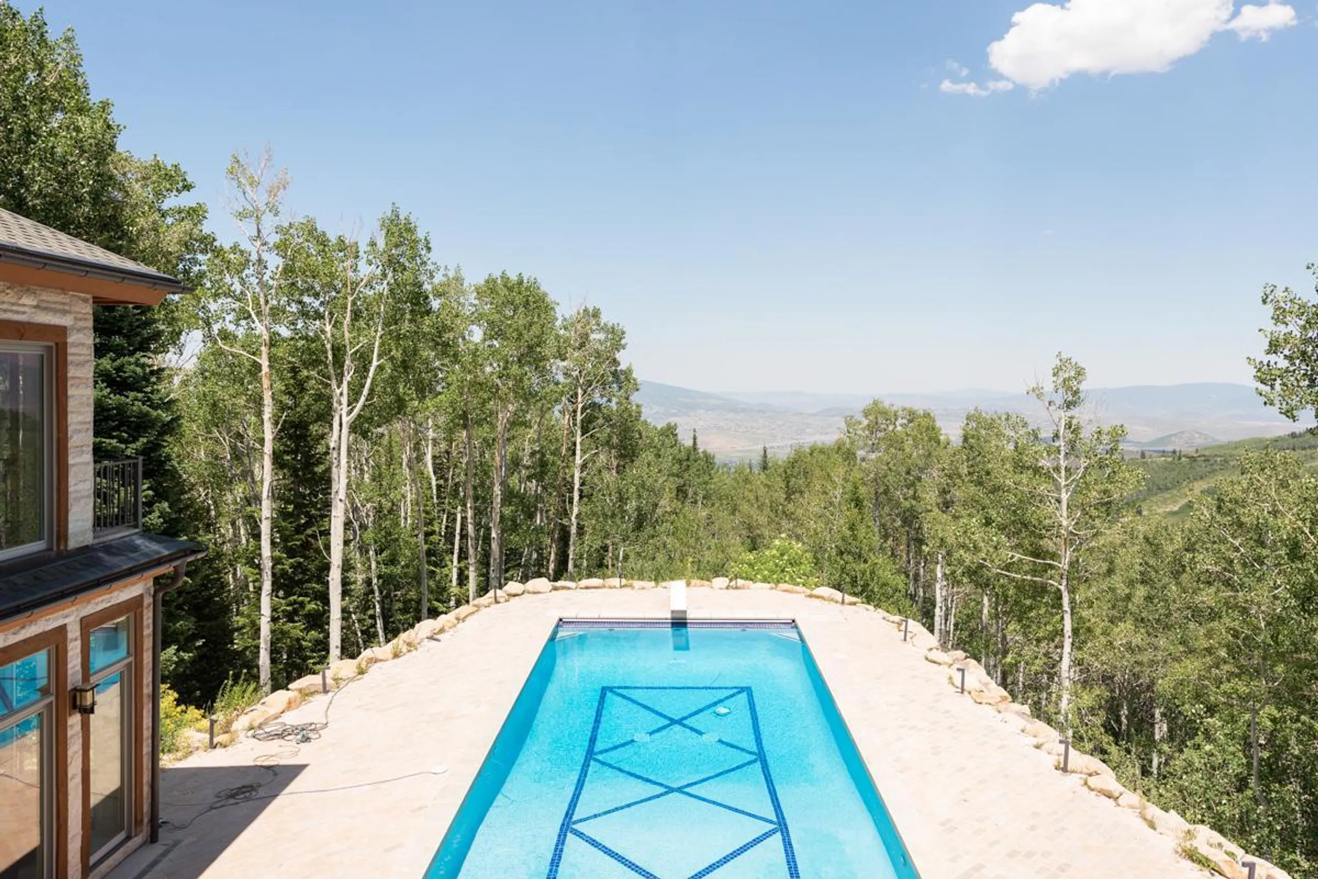 Harmony Alpine Chalet with Private Pool and Amazing Mountain Views — photograph 4
