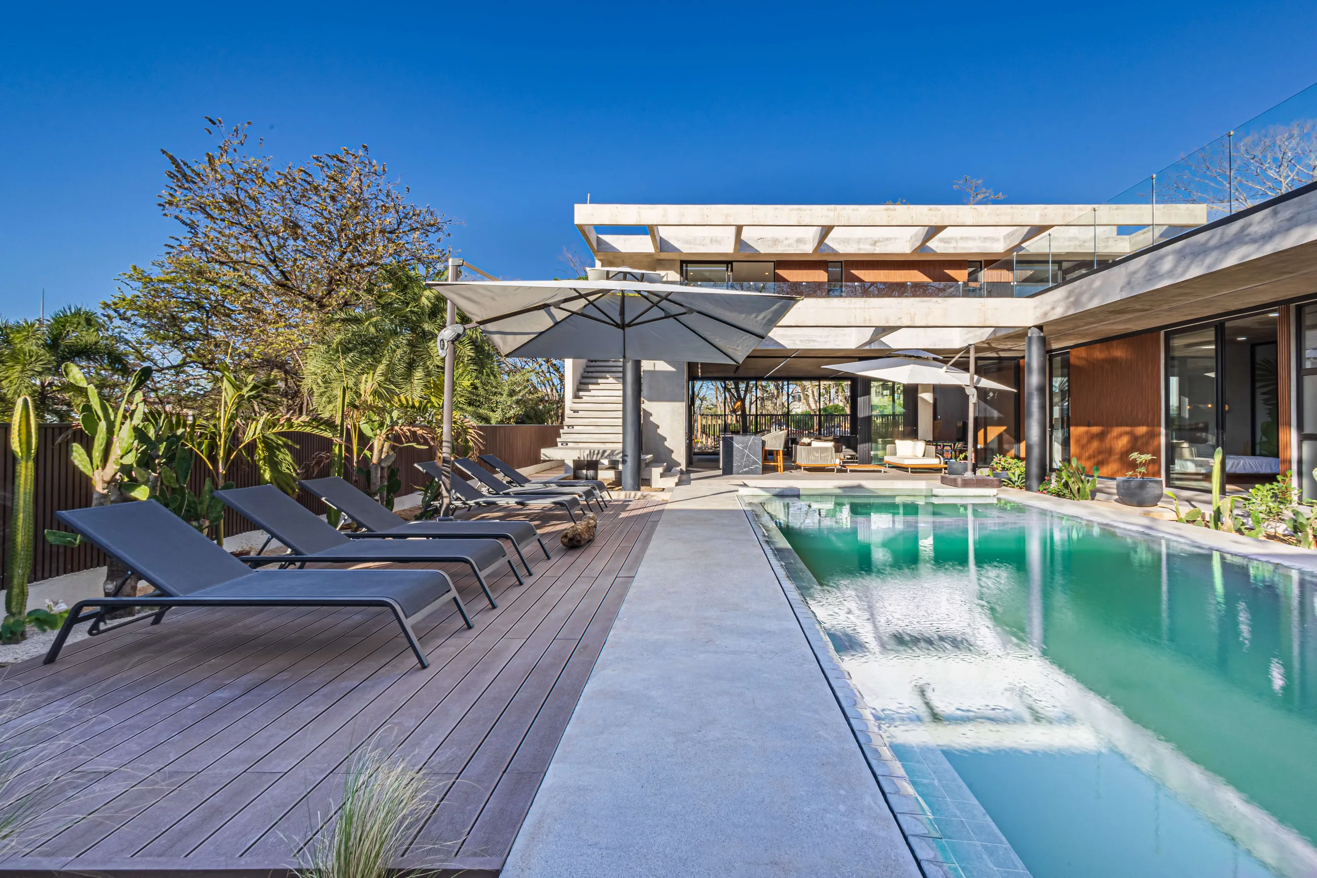 Modern 6-Bedroom Villa with Private Pool, Panoramic and  Floor-to-Ceiling Views — photograph 2