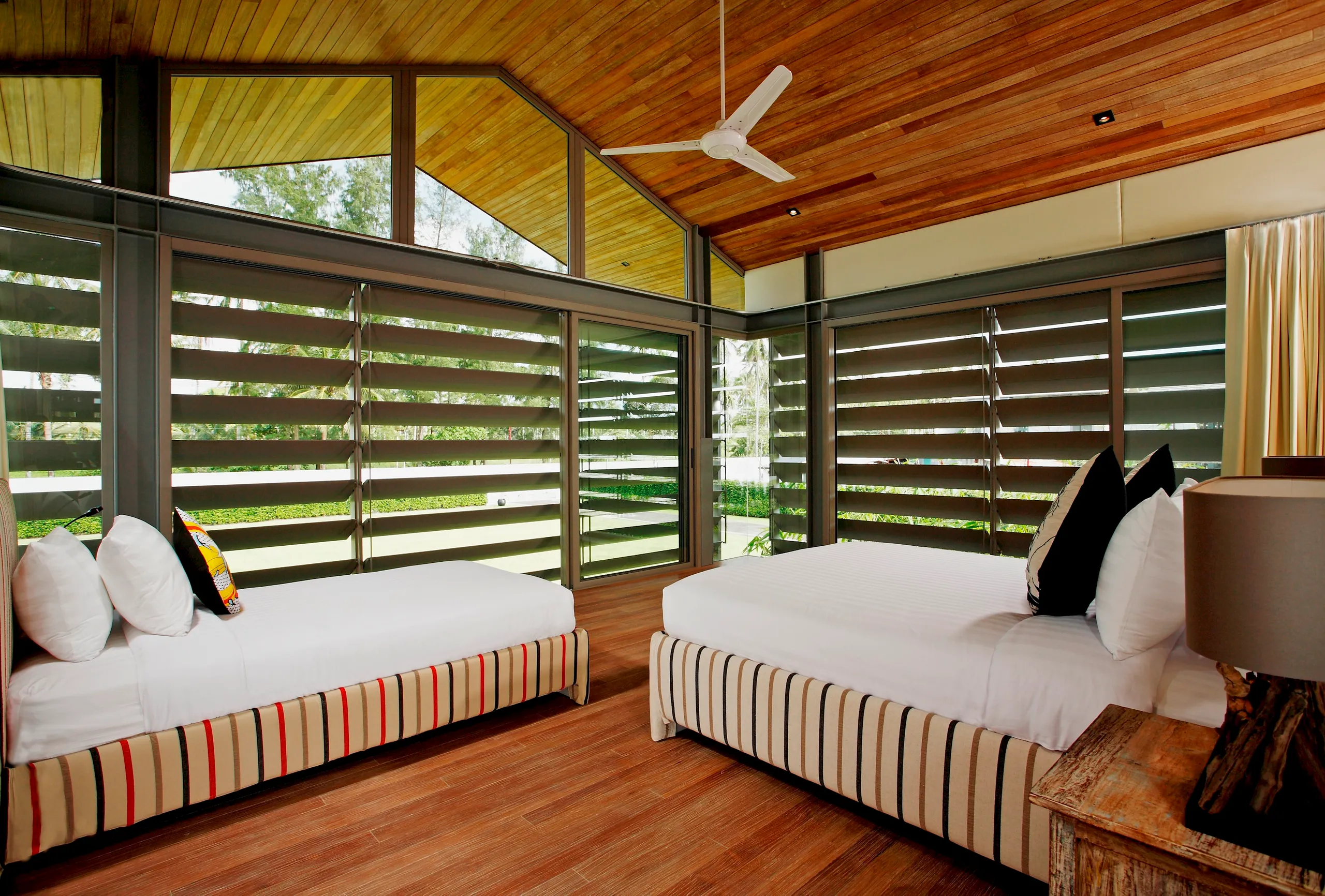 Stunning Panoramic View Villa with Infinity Pool — photograph 10