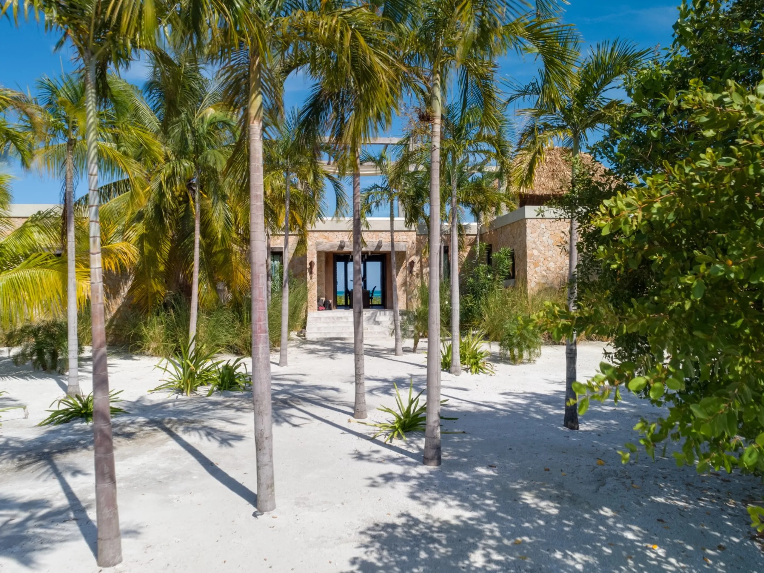 Private Island Villa in Belize with Private Pool and Lagoon Views — photograph 6
