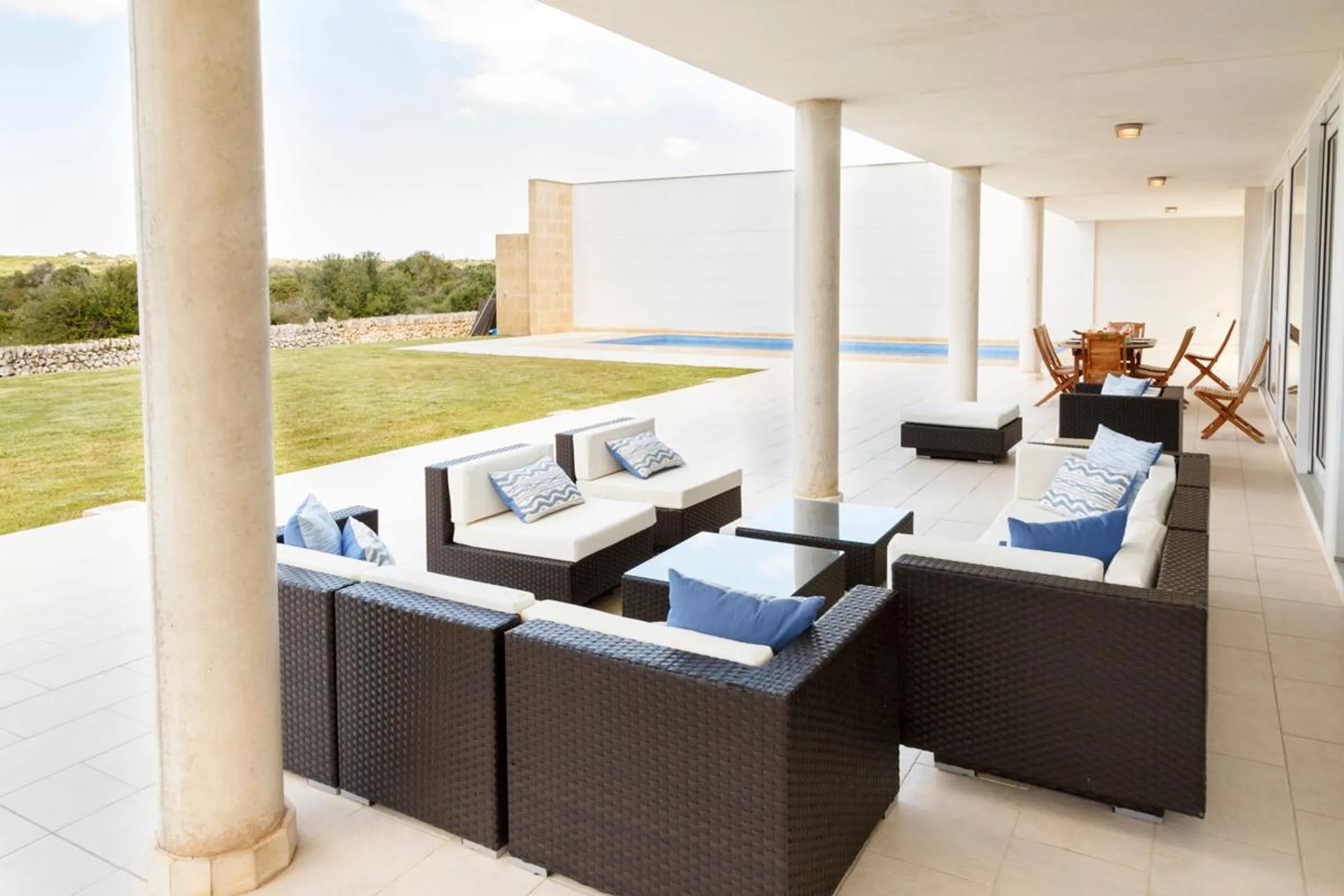 Exquisite 5BR Villa with Private Pool and Sea Views — photograph 9