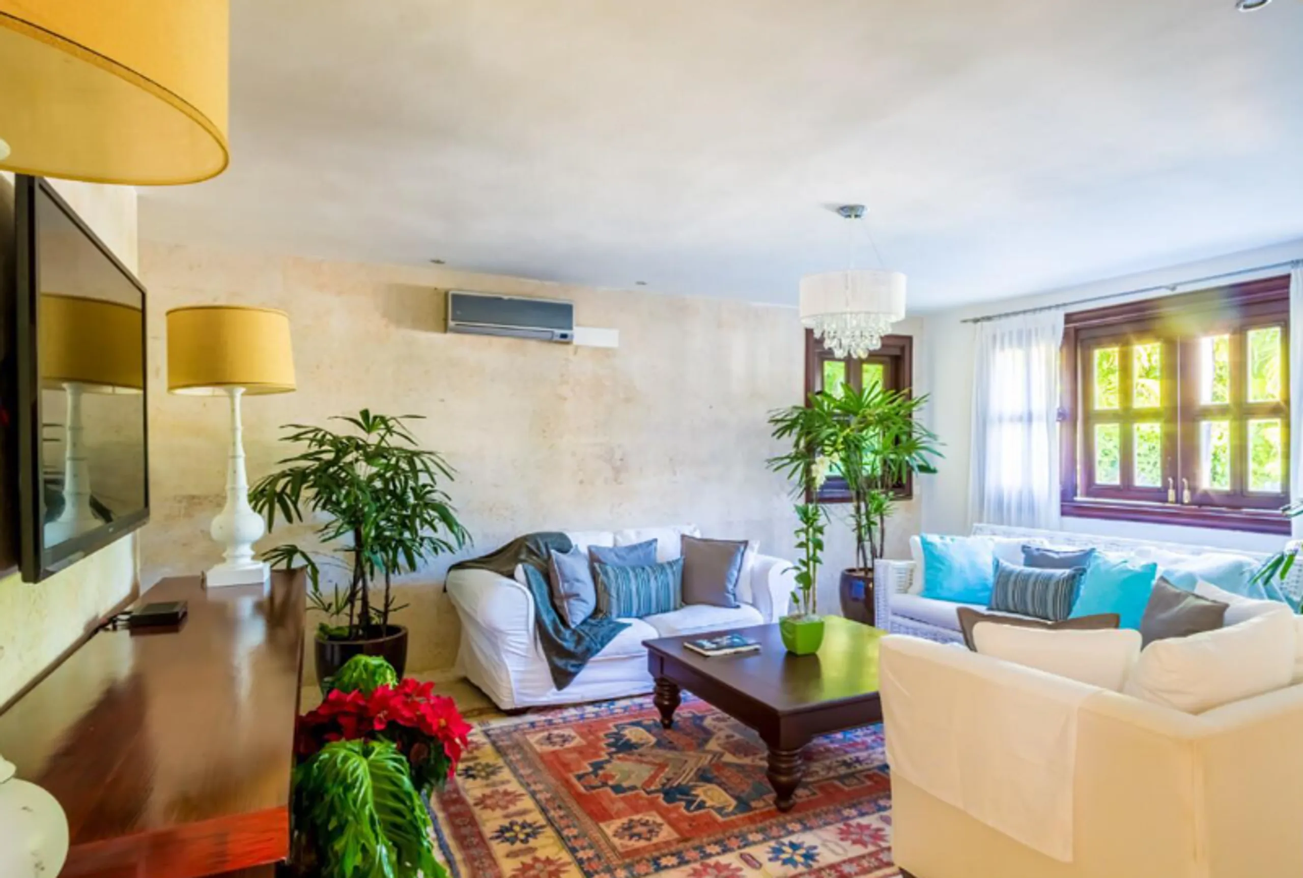 Classic Grand Estate with Private Pool and Gold Access — photograph 11