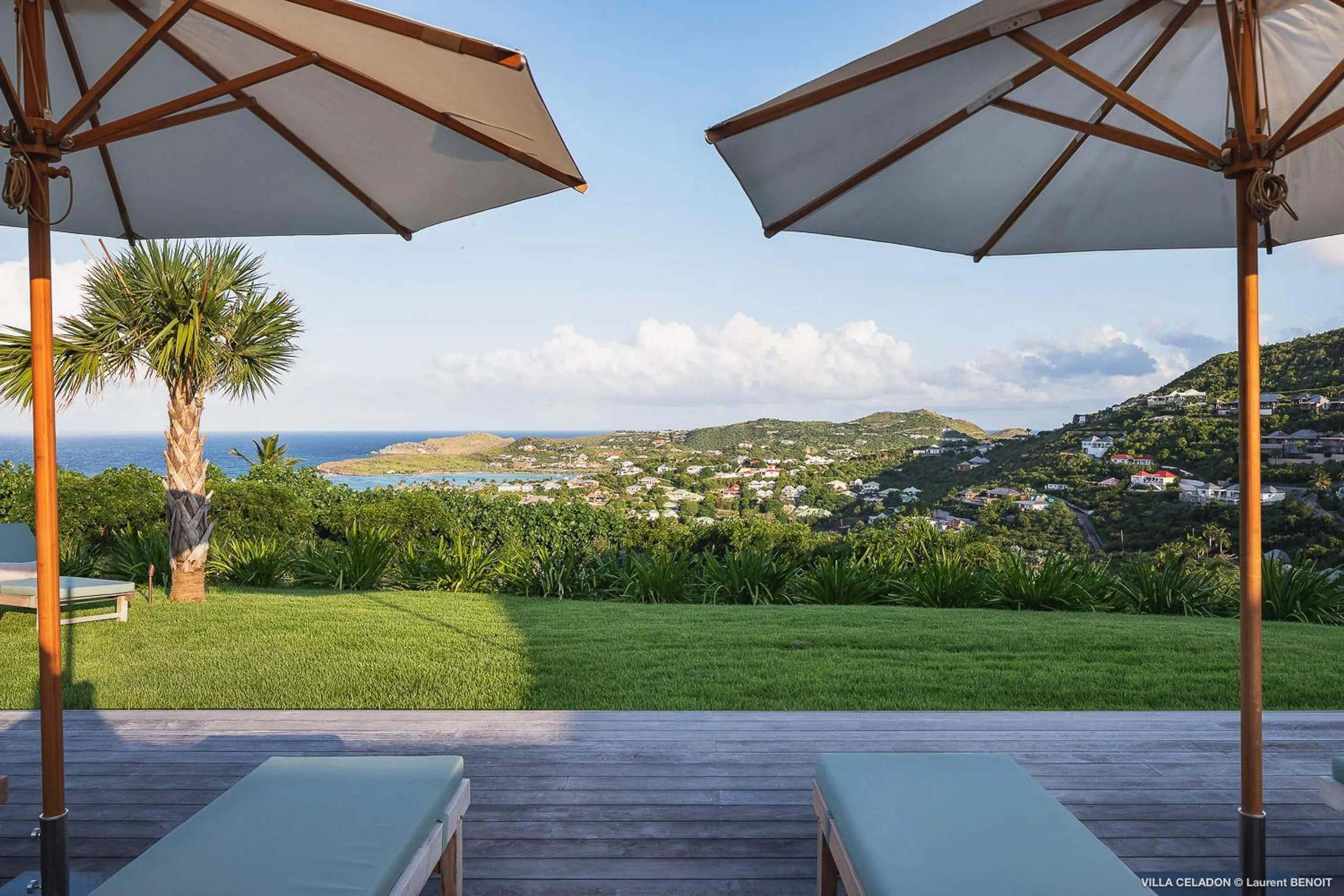 Opulent Oceanview Villa with Private Pool and Gazebo — photograph 3