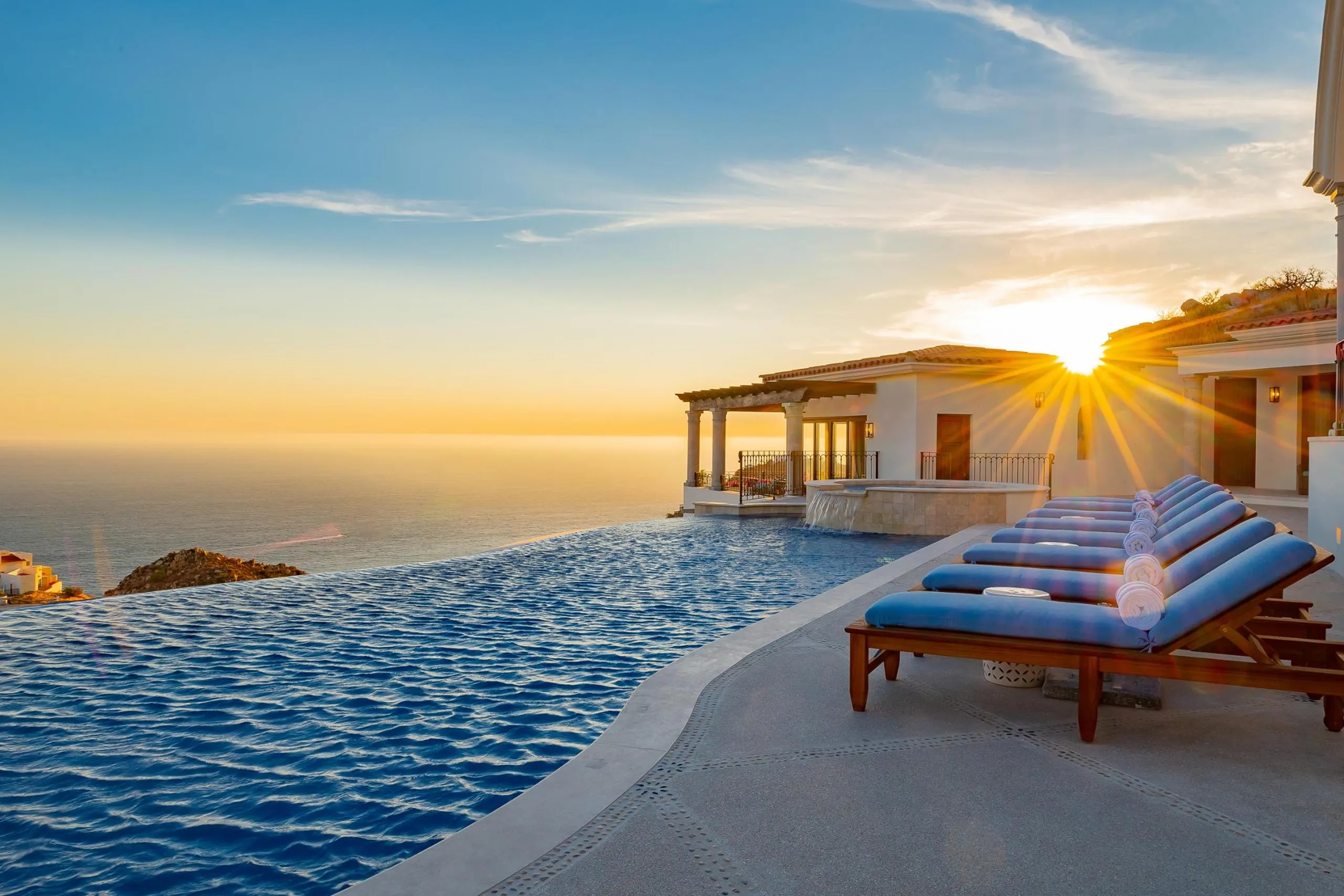 Spectacular Los Cabos Villa in Pedregal with Infinity Pool and Sweeping Ocean Views — photograph 7