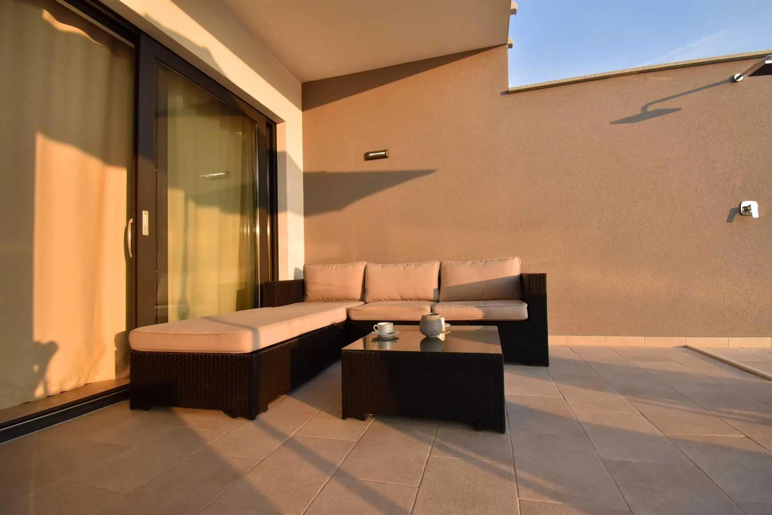 Plush Villa with Heated Pool and Panoramic Views of the Adriatic Sea — photograph 5