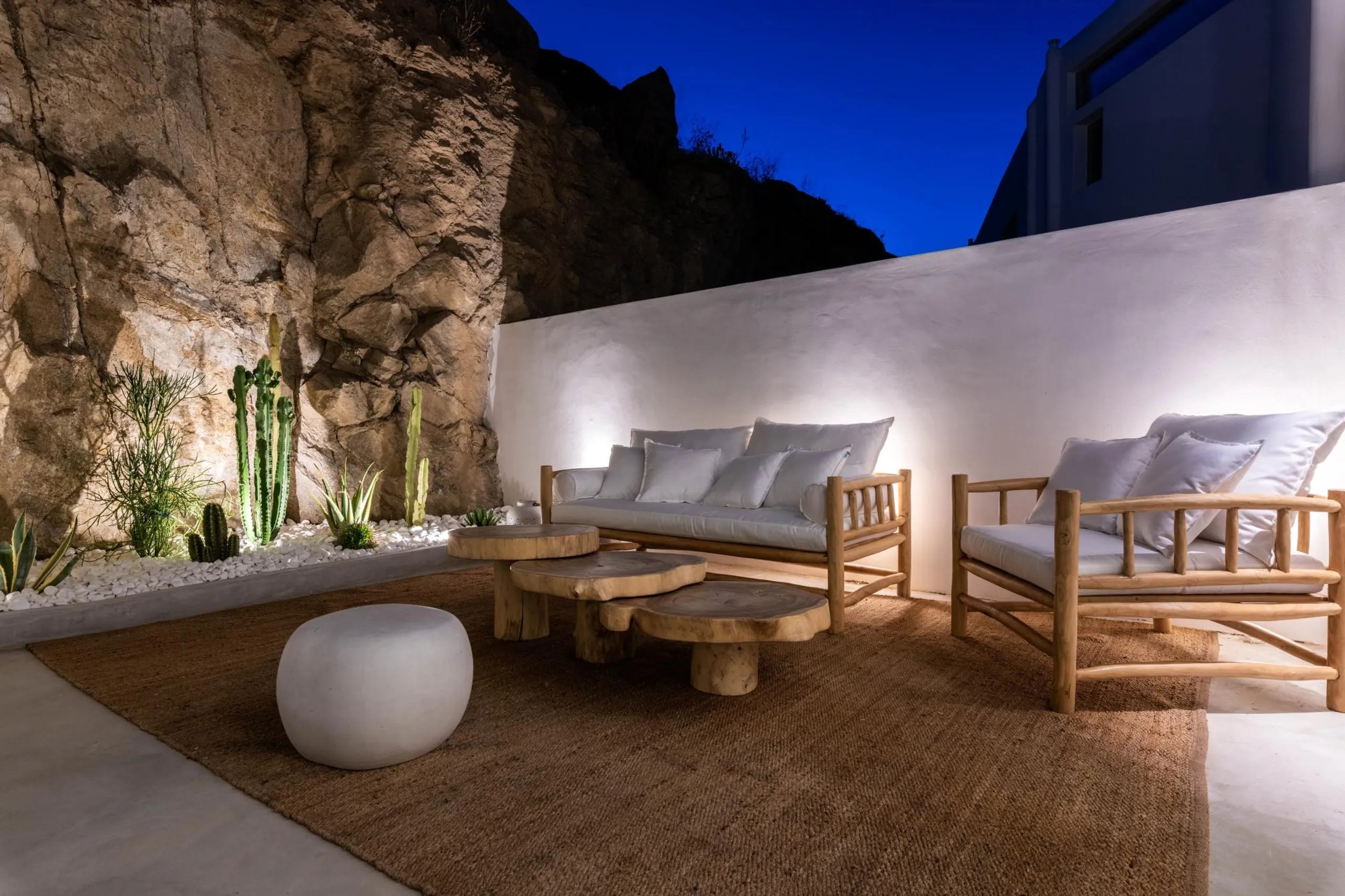Prestigious Mykonos Estate with Crystalline Pool — photograph 9