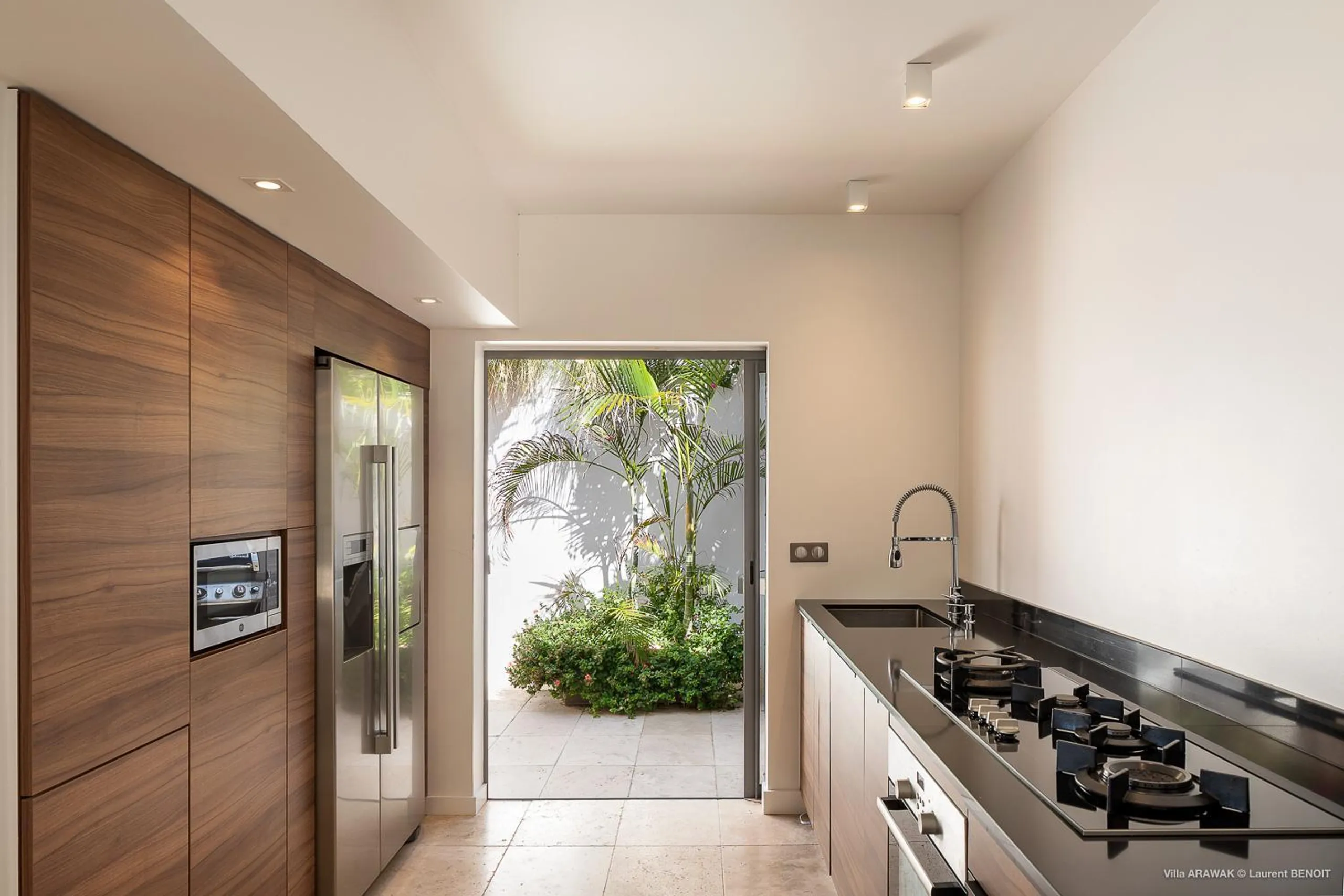 Chic Seaview Villa with Private Pool and Outdoor Grill — photograph 8
