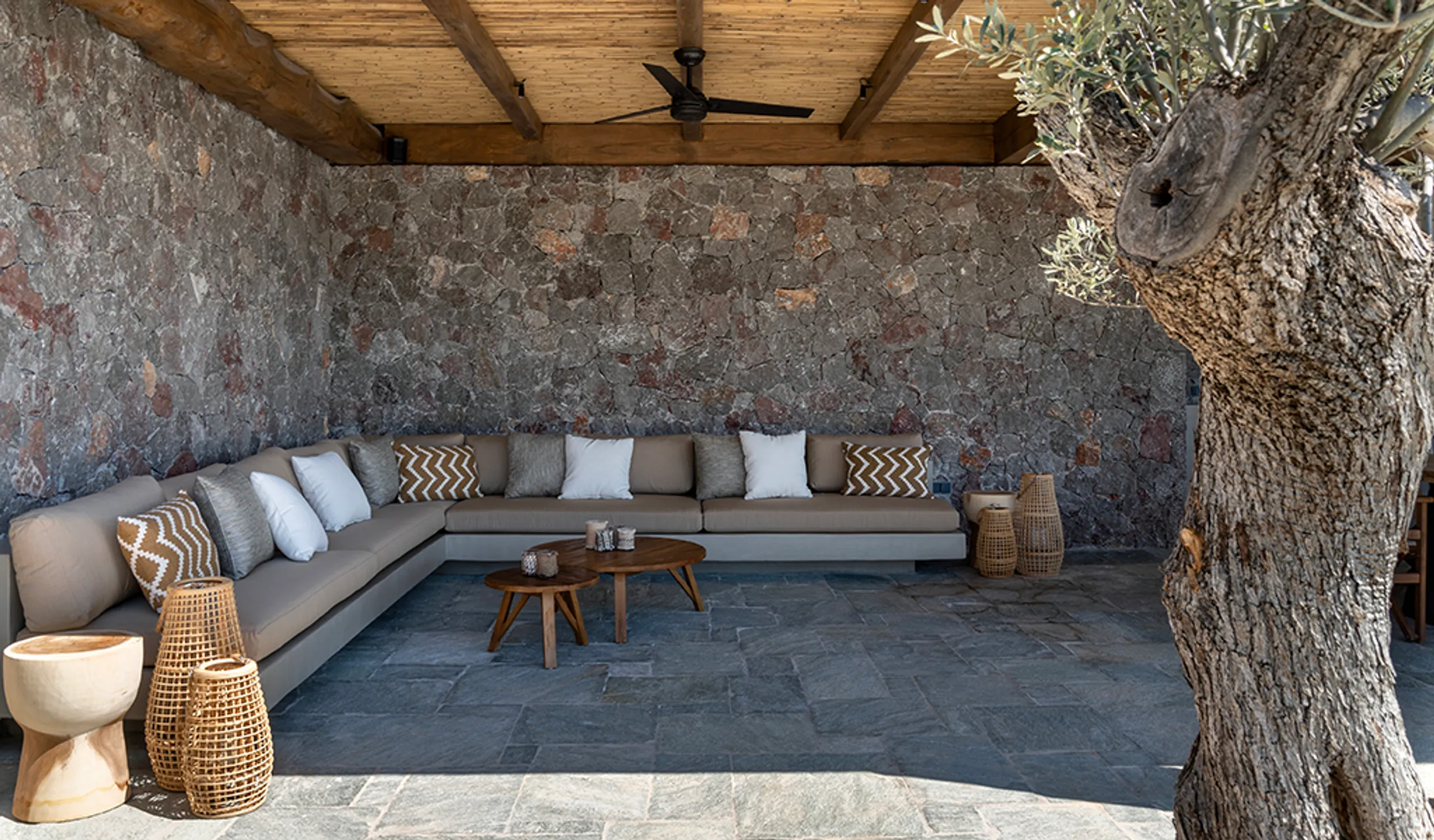 Luxurious Ververondian Getaway with Infinity Pool and Stunning Garden — photograph 10