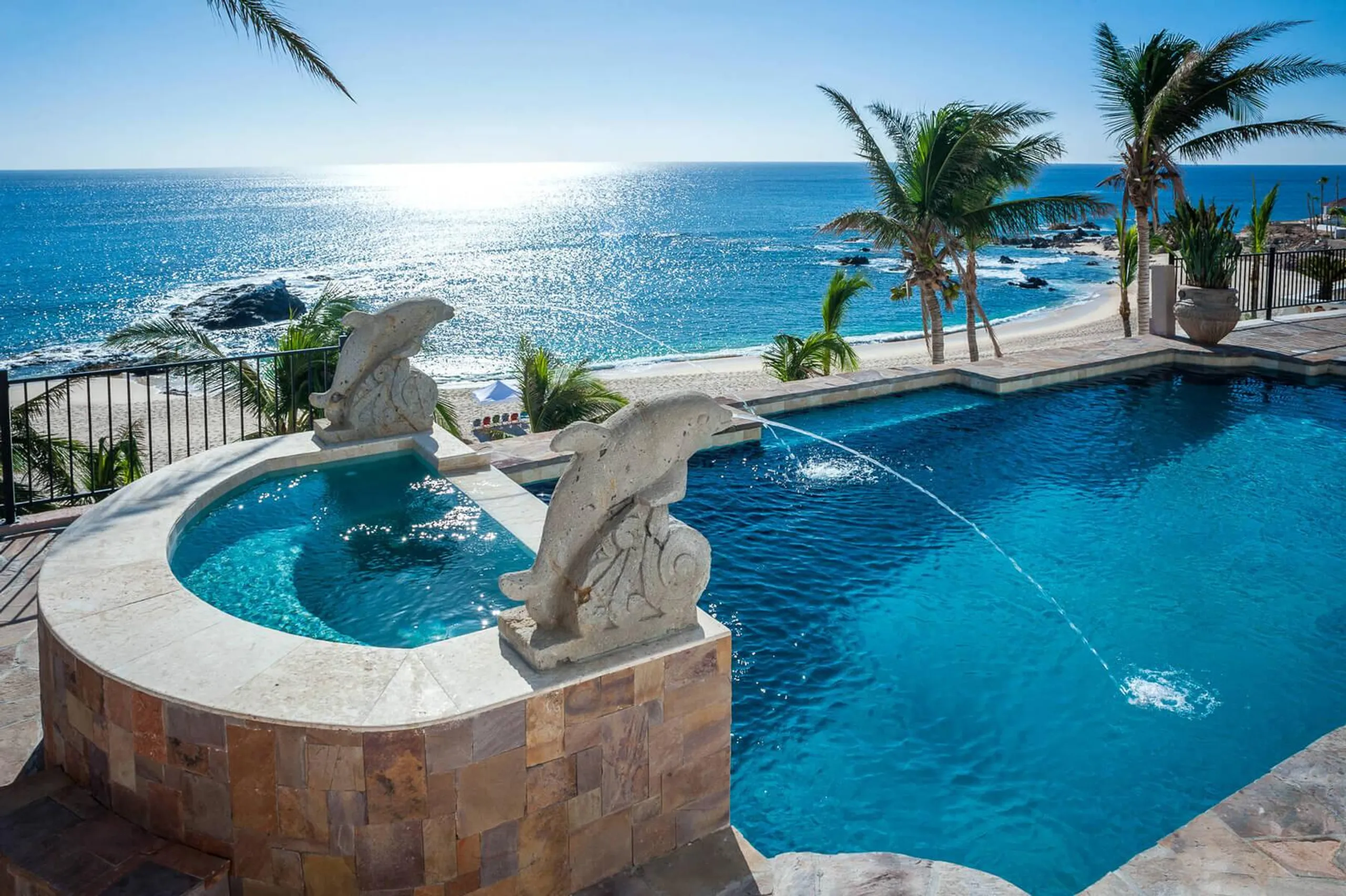 Magnificent Tuscan-Inspired Villa with Private Swimming Pool in Los Cabos — photograph 4