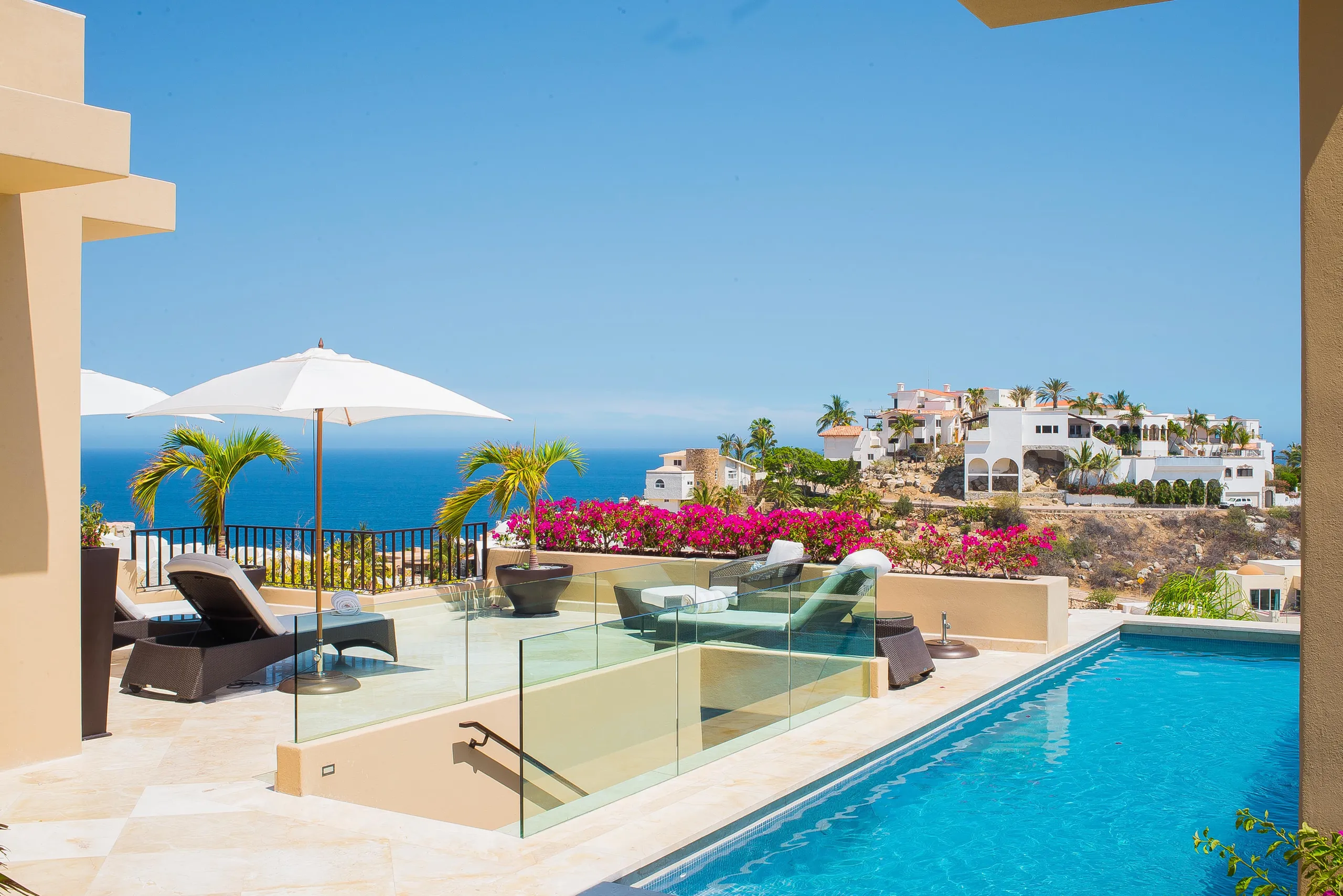 Sophisticated Contemporary Pedregal Villa with Pool and Expansive Views, Pedregal