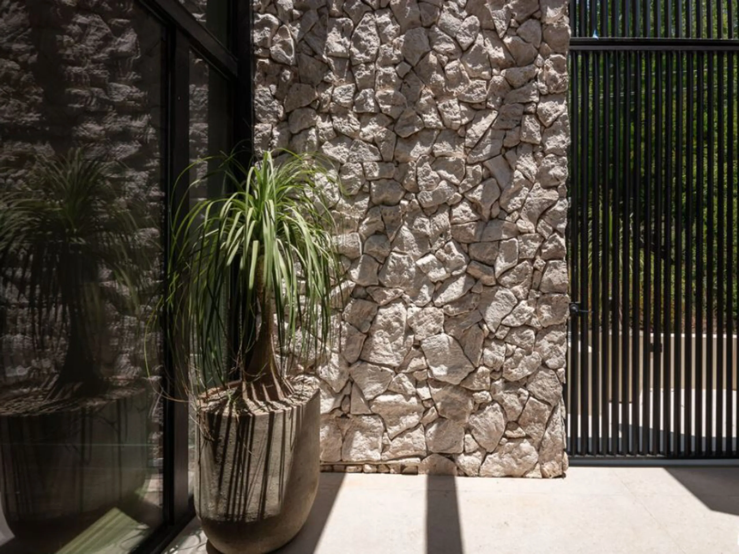 3BR Designer Villa with Modern Comfort, Natural Finishes & Prime Location — photograph 6