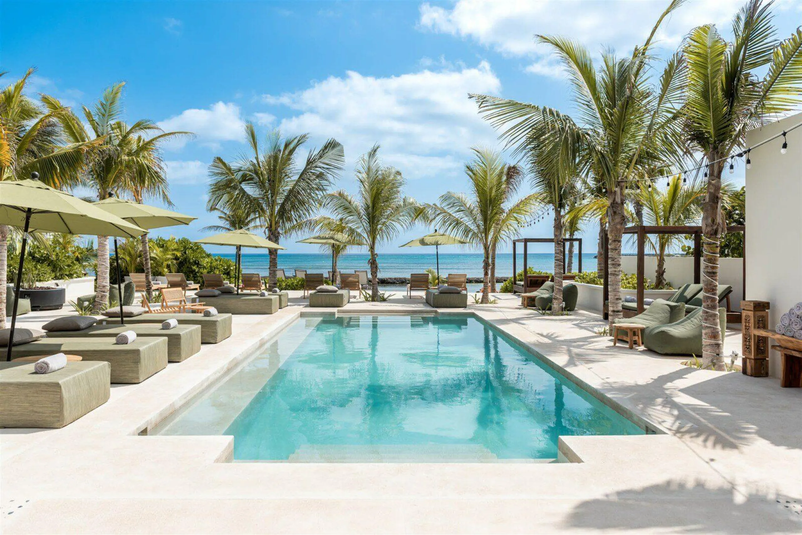 Sumptuous 12-Suite Villa with Private Pool, Bar, and Oceanfront Views, Puerto Aventuras